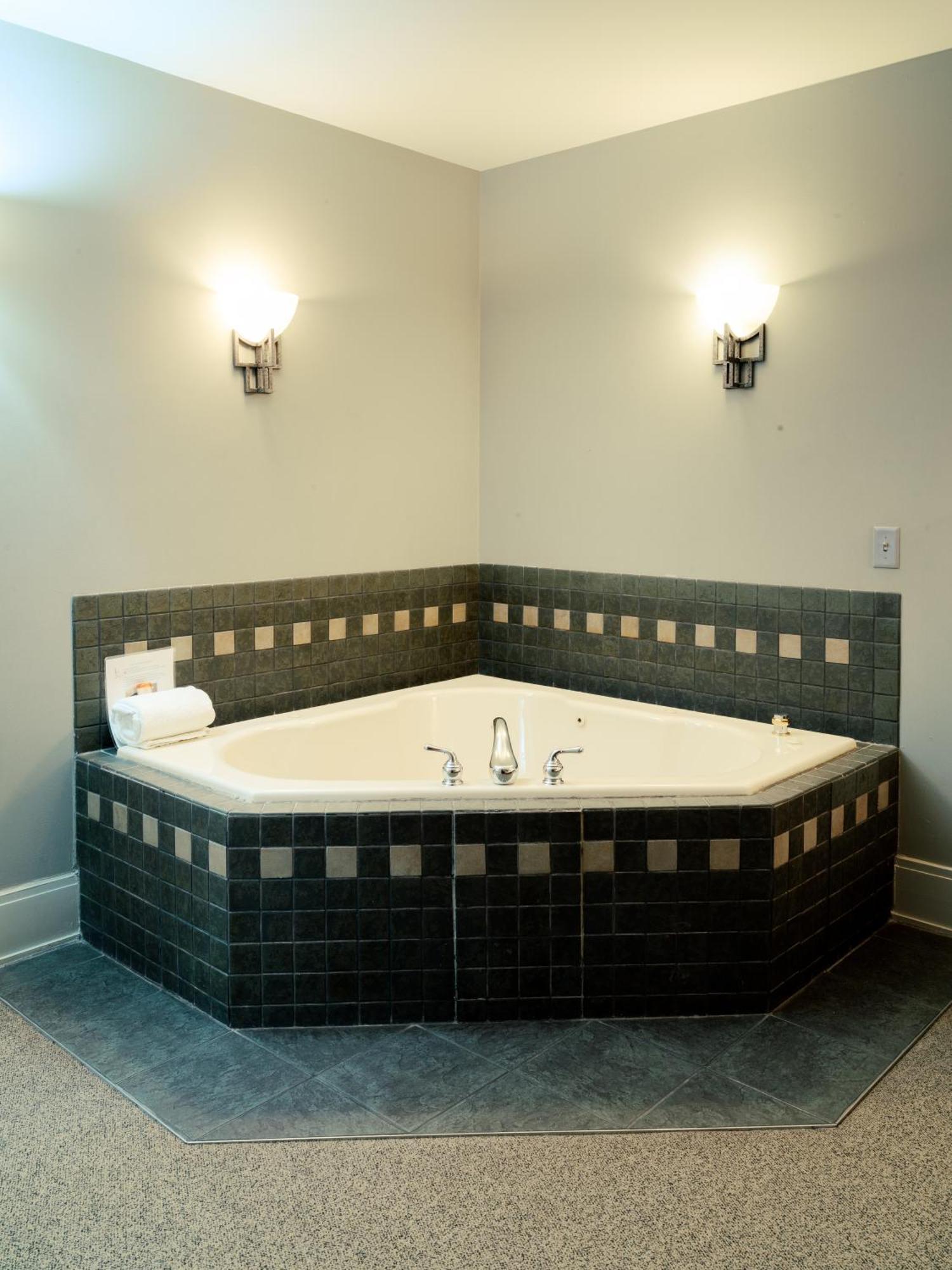 Loft Suite Hot Tub