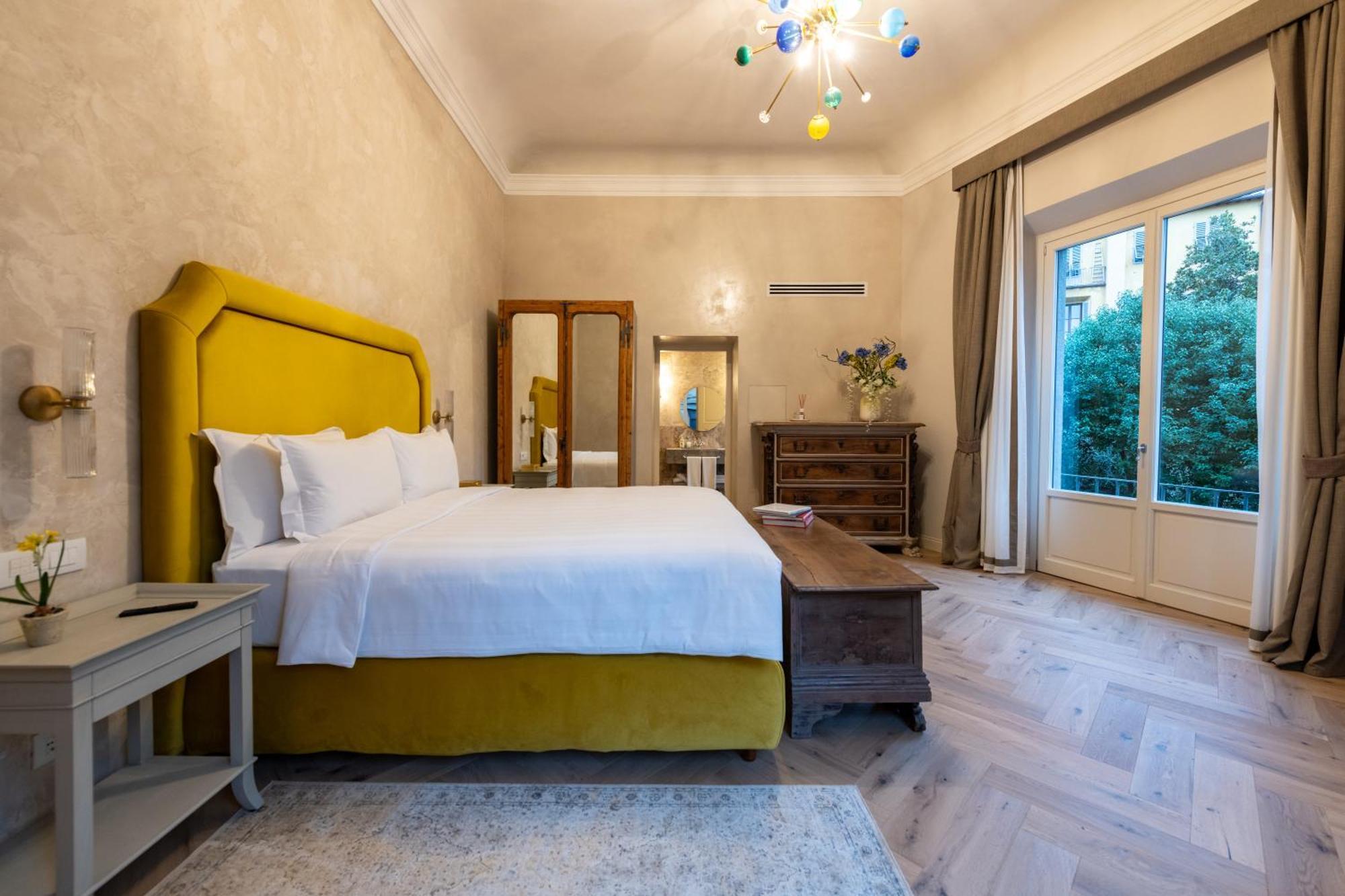 Three-Bedroom Deluxe Apartment