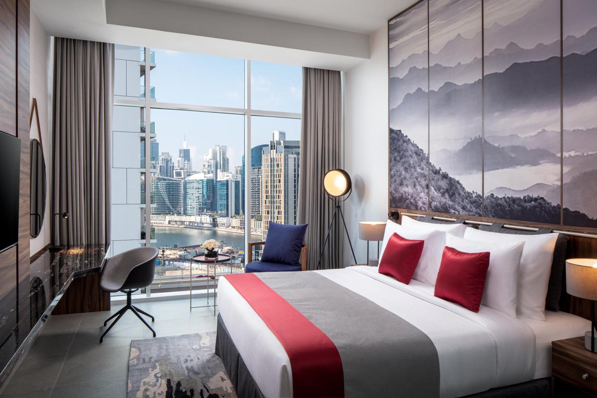 Superior King Room including Soluna Beach Club Access on Palm Jumeirah early check at 11am late check out at 4pm on Food & Beverage valid until 30th September 2026