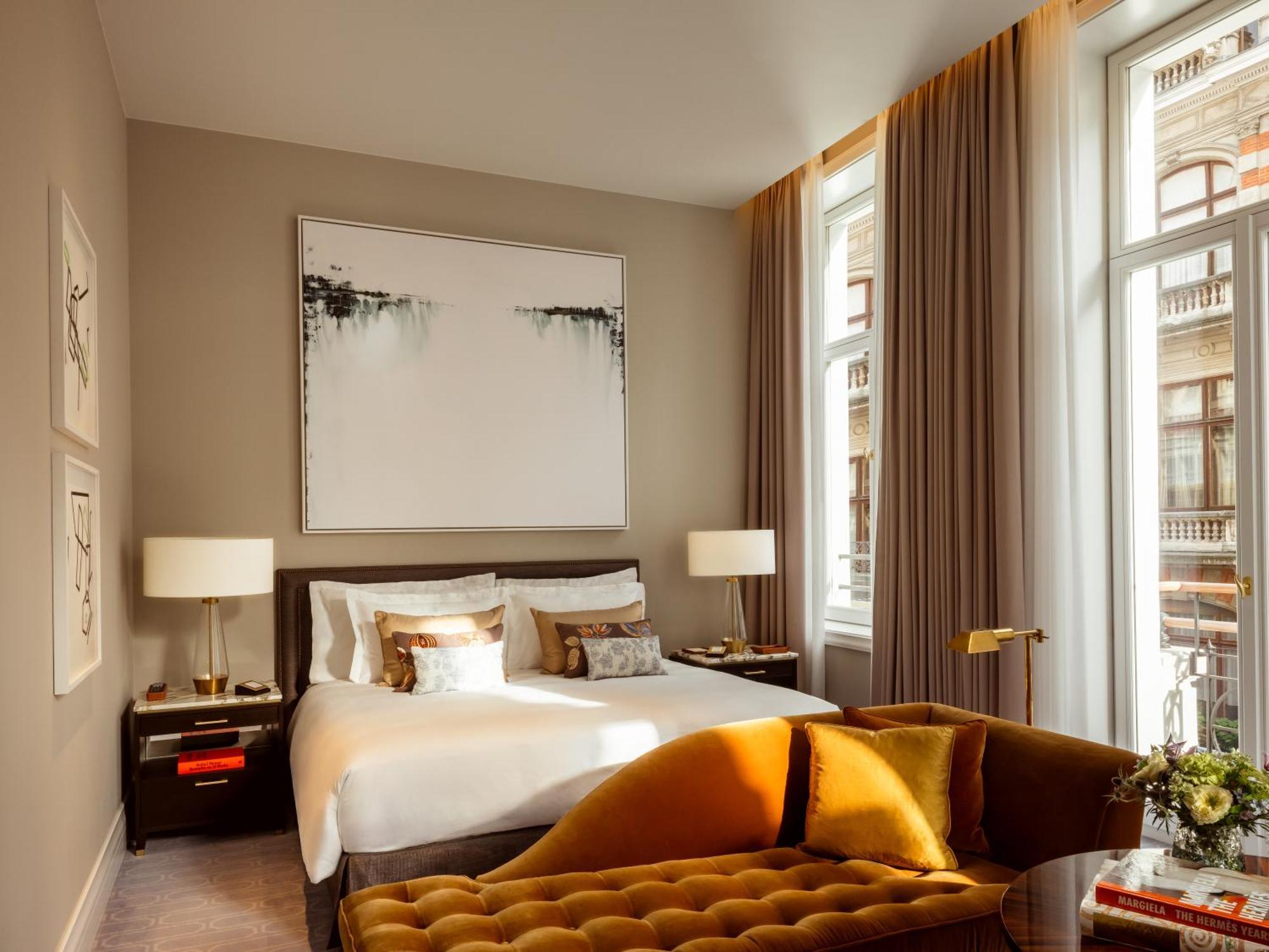 Grand Deluxe Room
