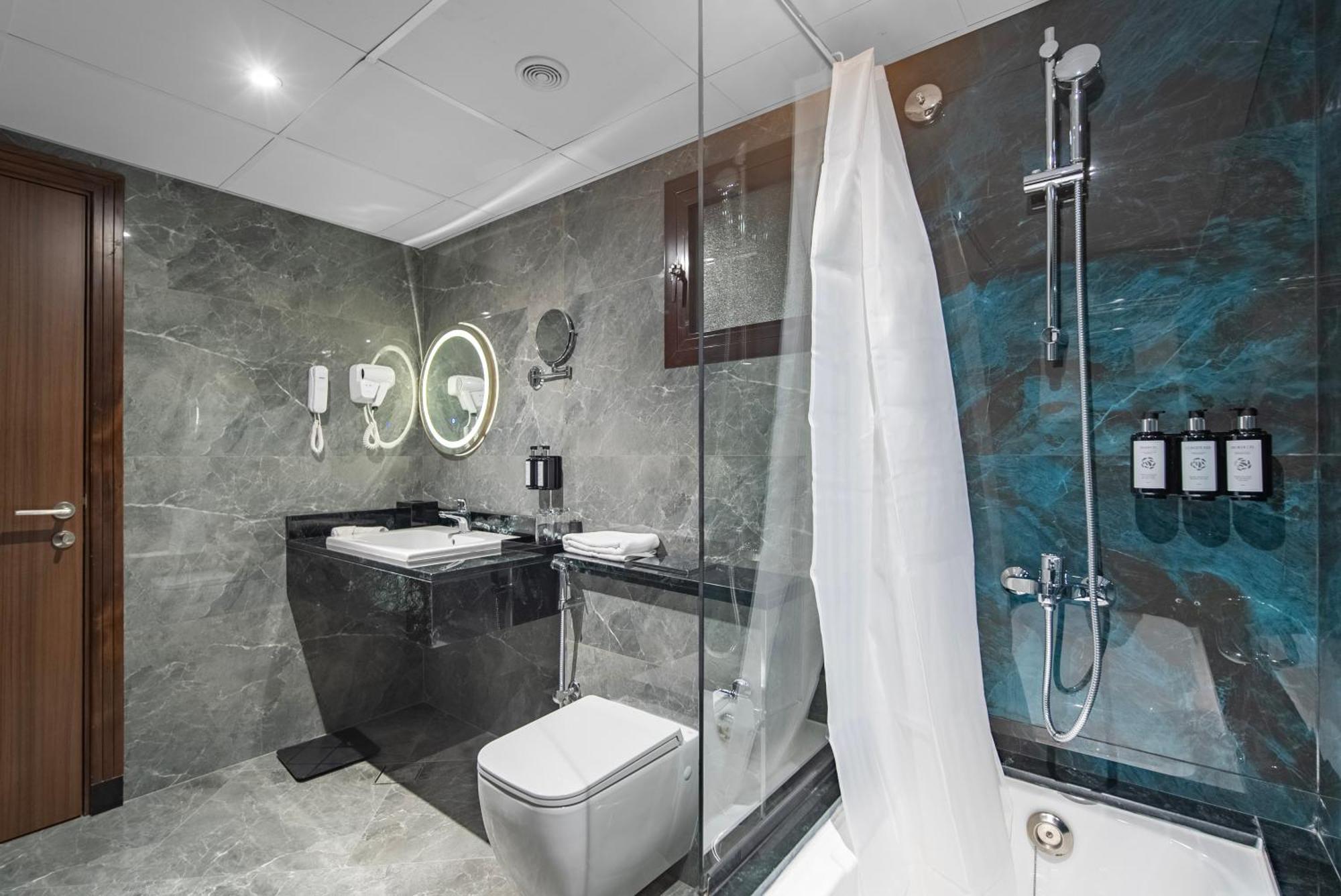 Deluxe Premium Suite