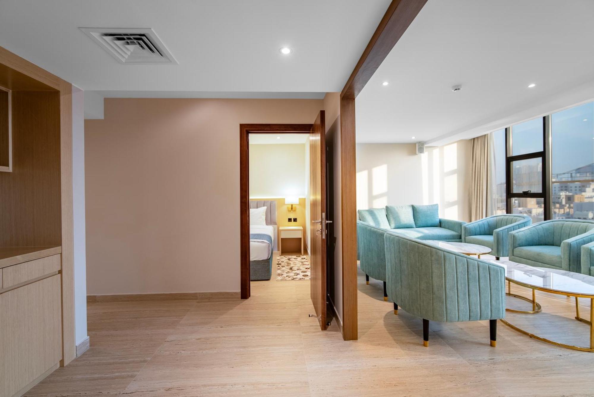Deluxe Premium Suite