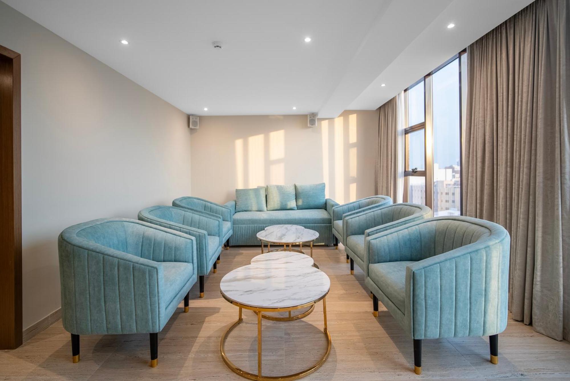 Deluxe Premium Suite