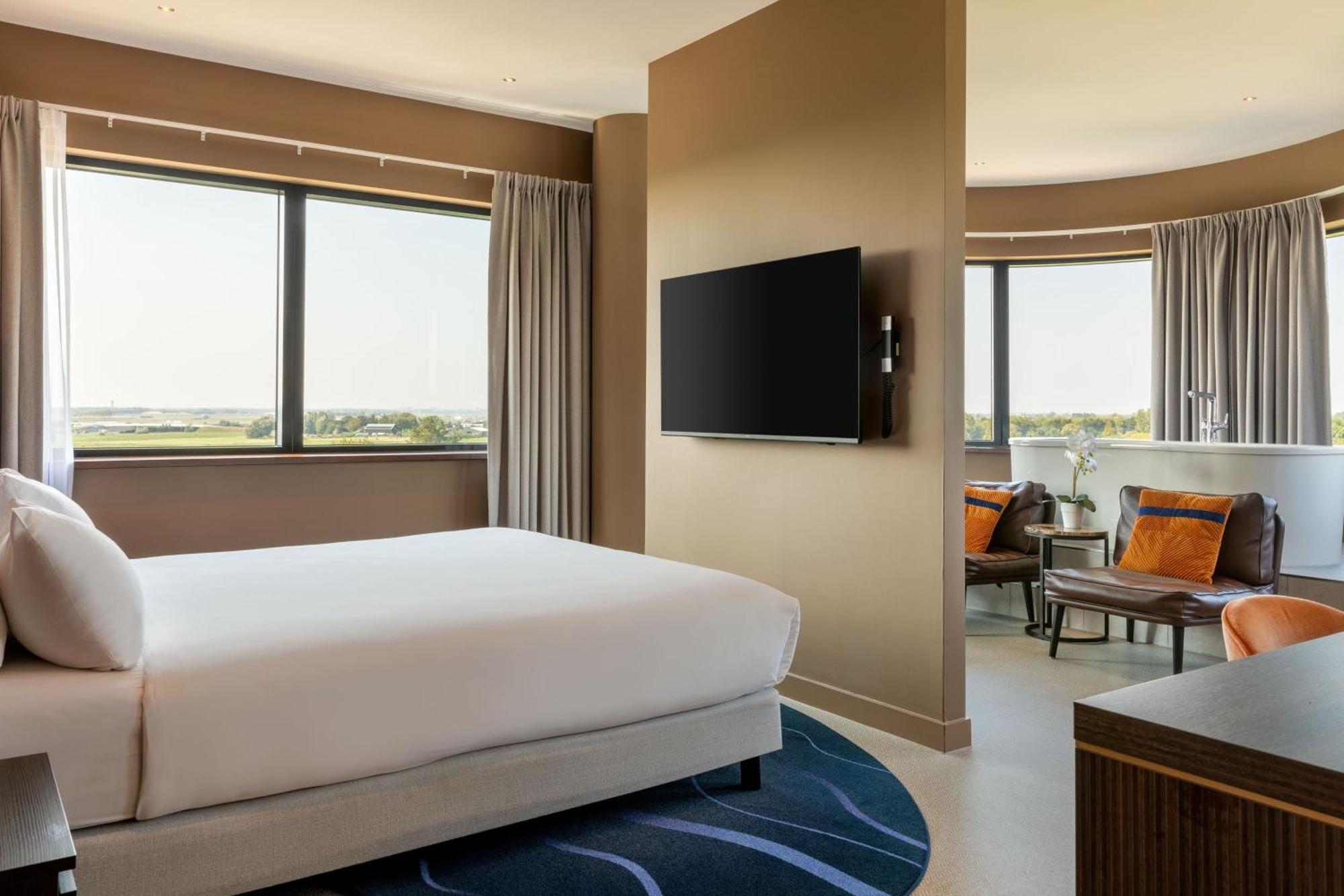 Superior King Suite