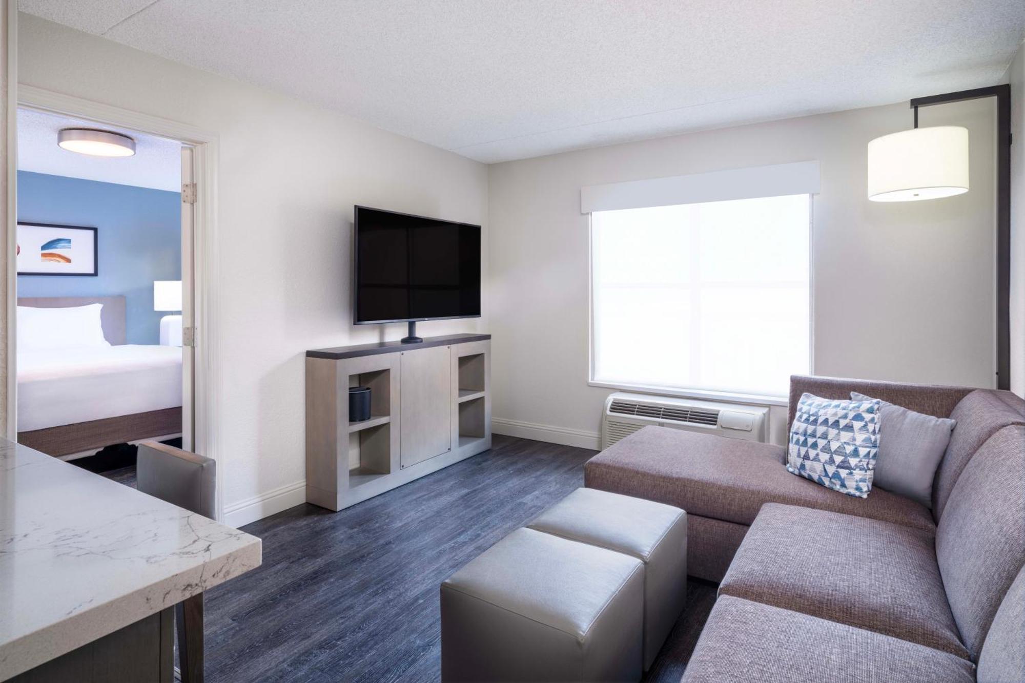 One-Bedroom King Suite Sofa Bed Kitchen Tub Disability Access,1544656705:JPEG