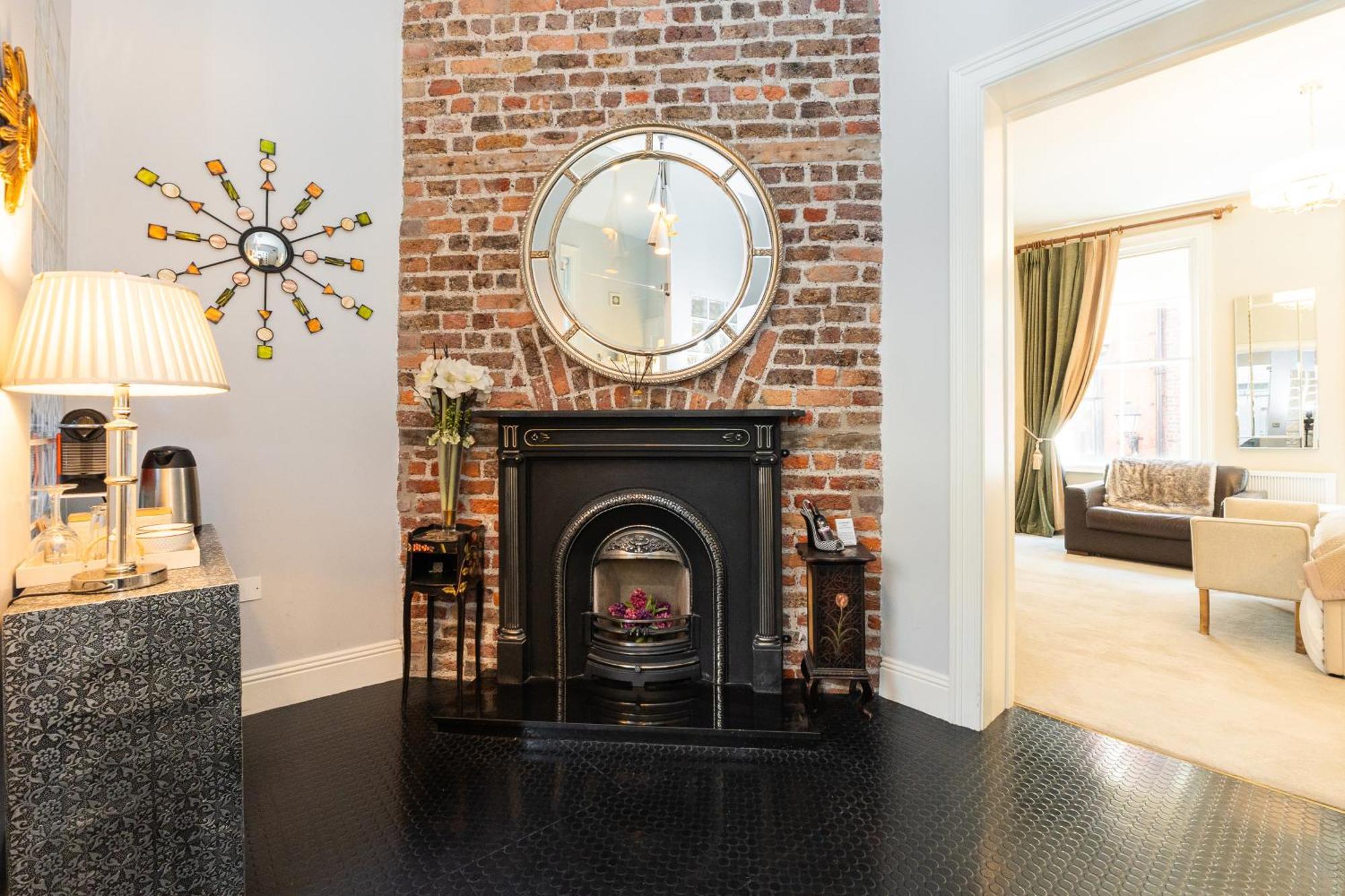 The James Joyce Suite Single & King