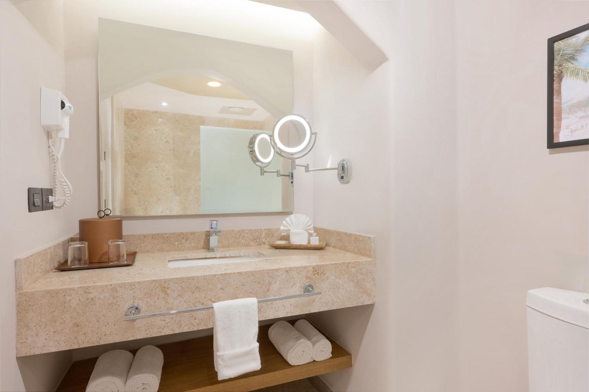 Beachfront Room plunge pool