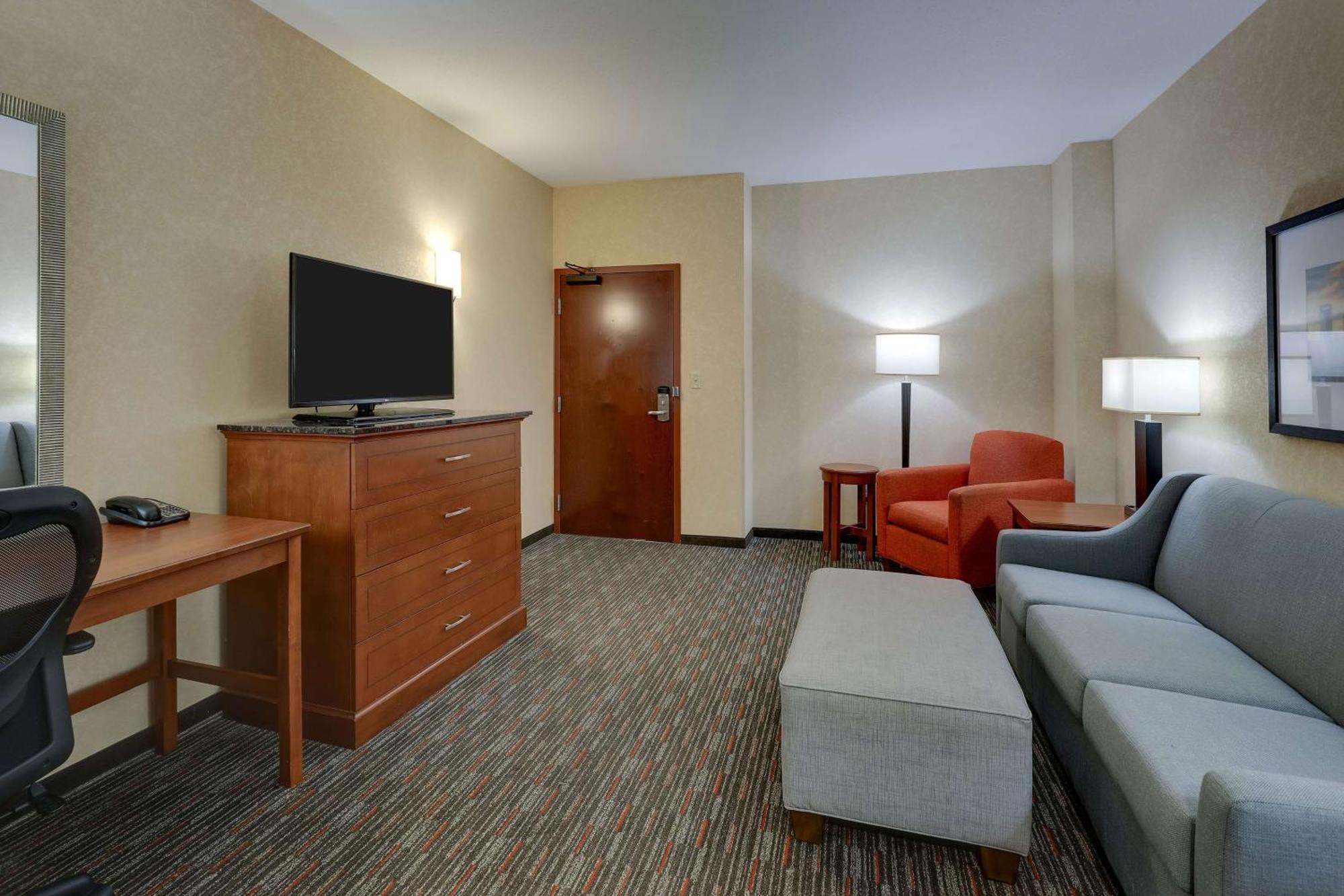 Queen Suite with Two Queen Beds,1651209462:JPEG