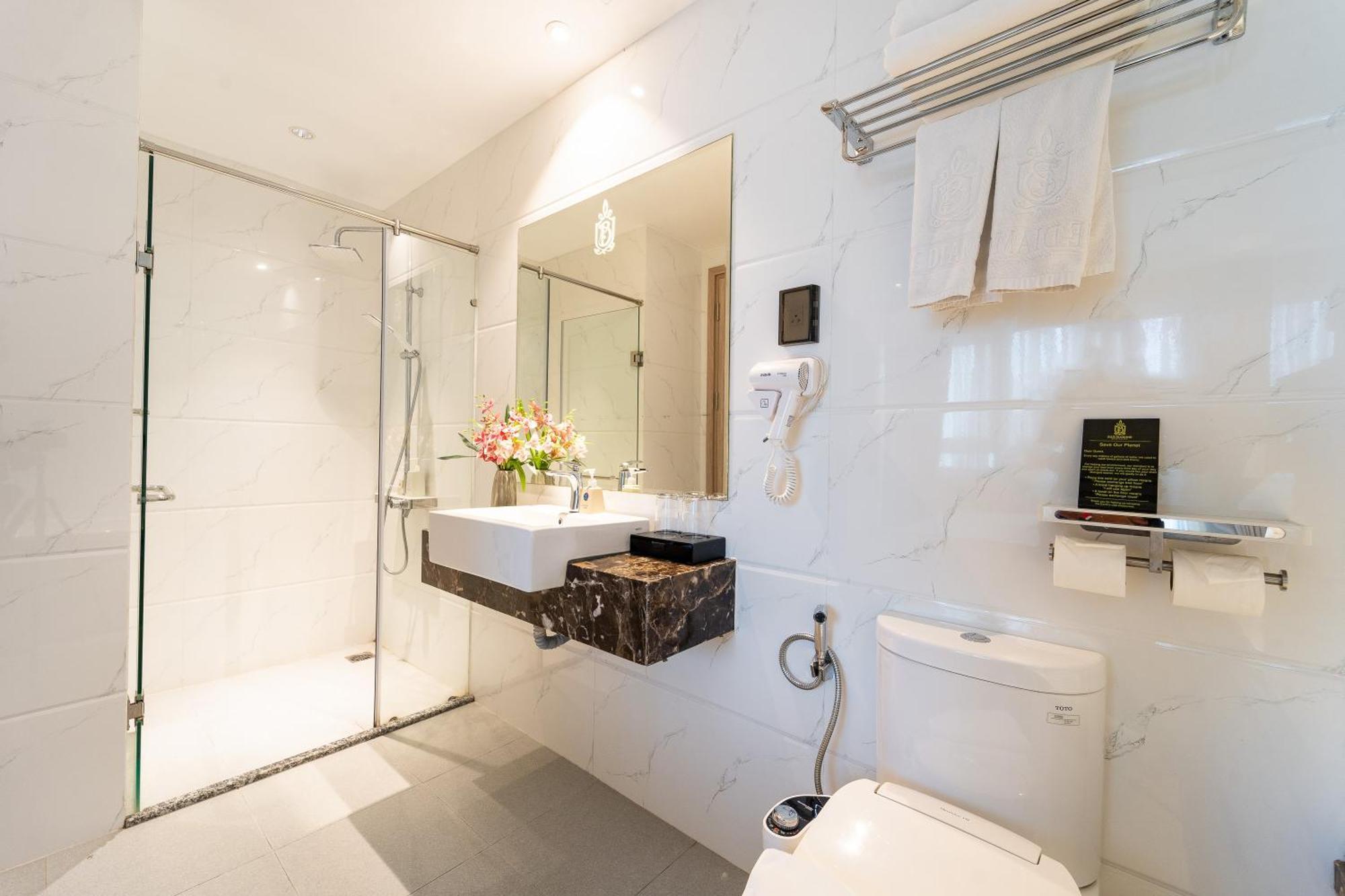 Family Room Bathtub City View Daily room Minibar