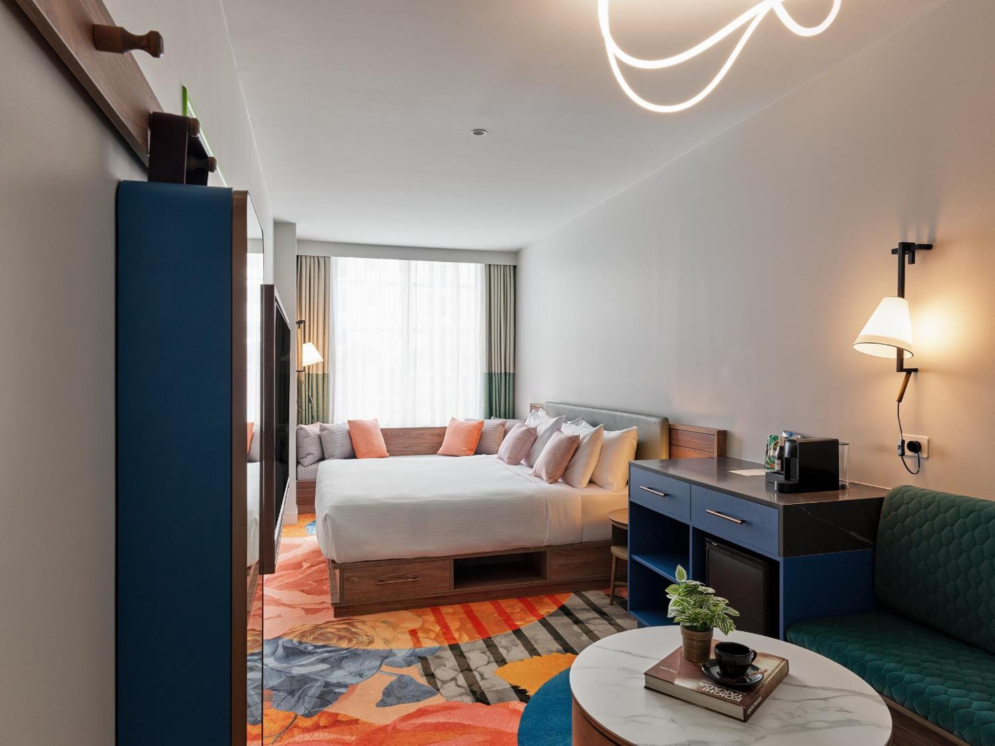 Deluxe King Room
