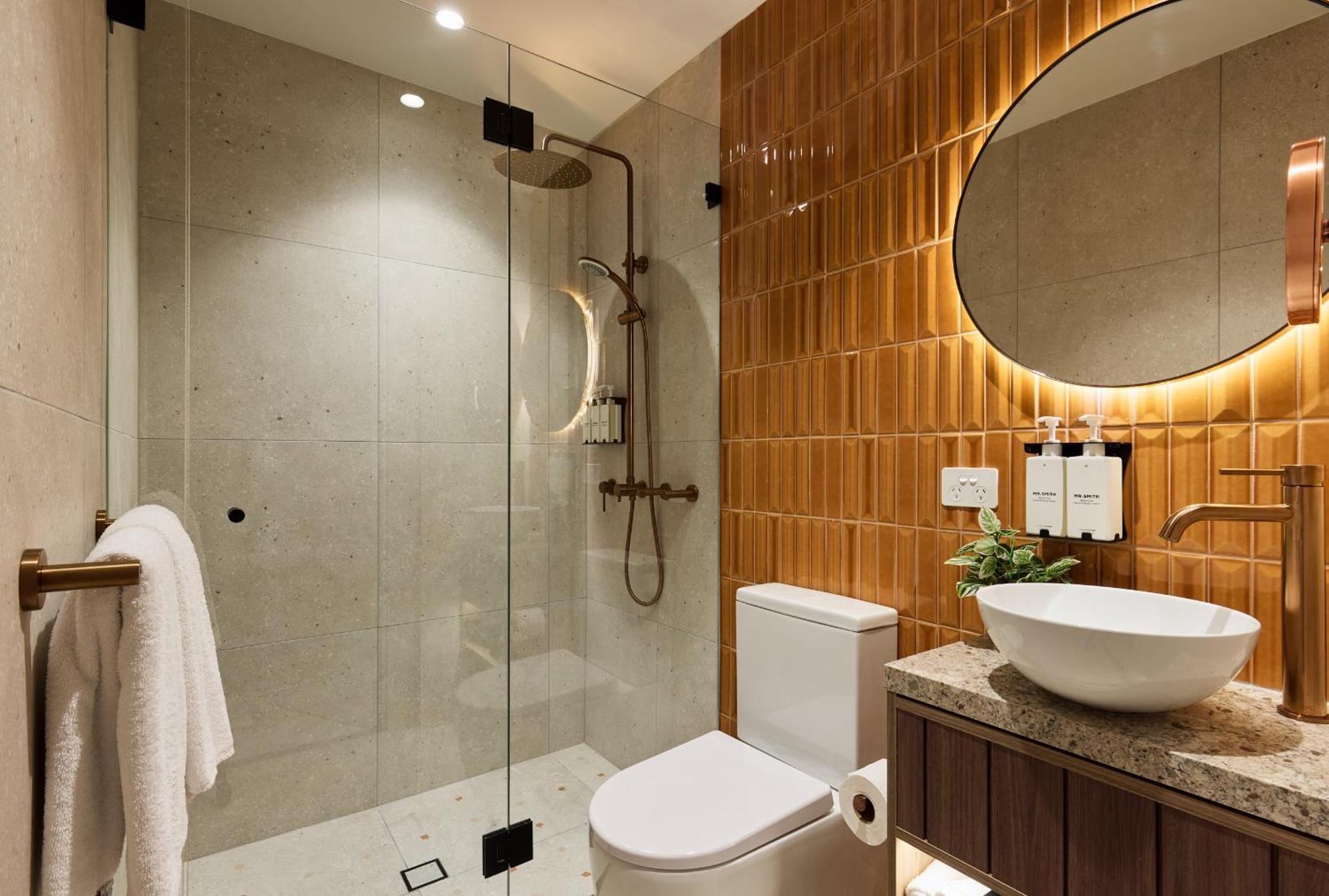 Superior Queen Room and Classic Single Room on Same Floor