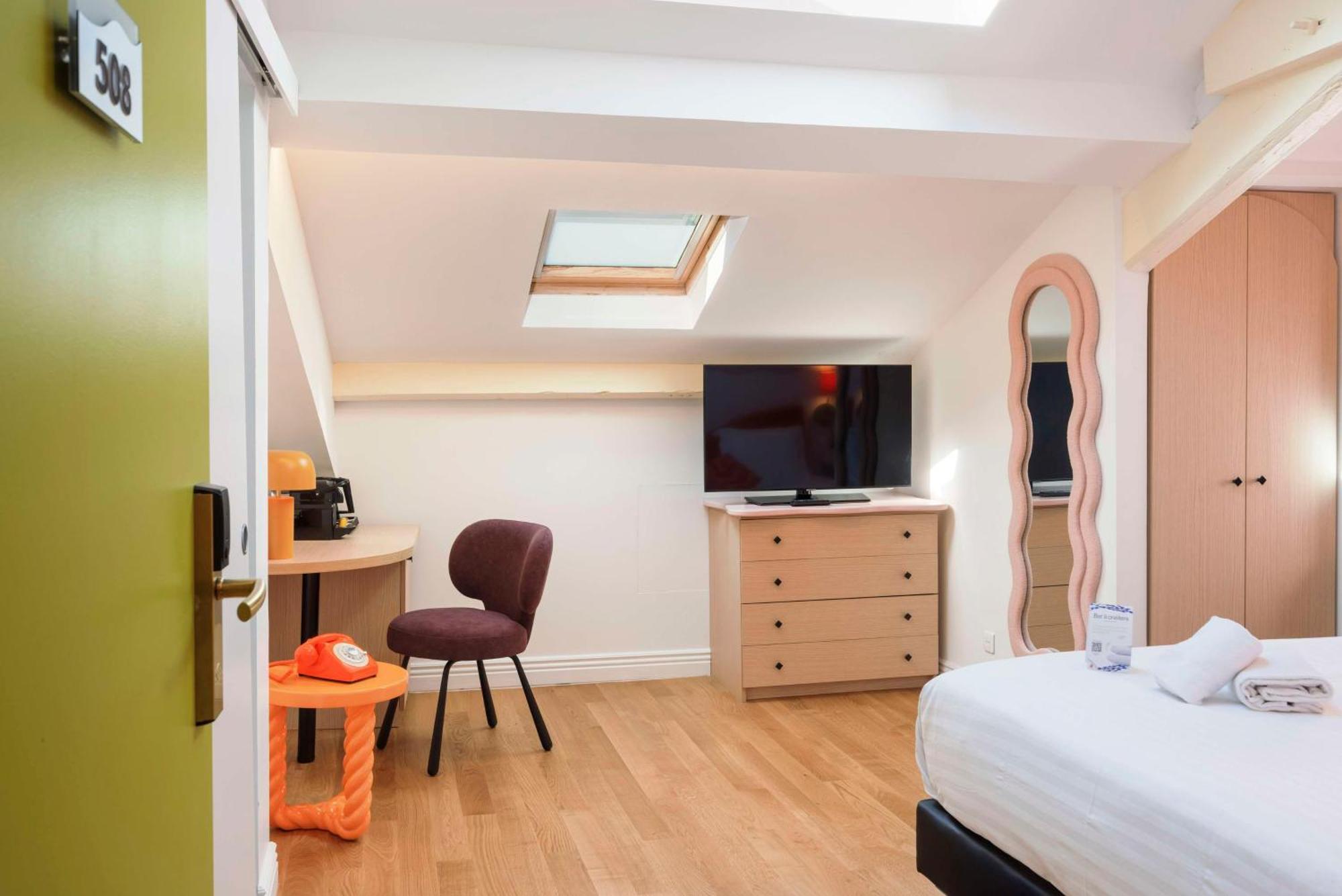 Classic Queen Room