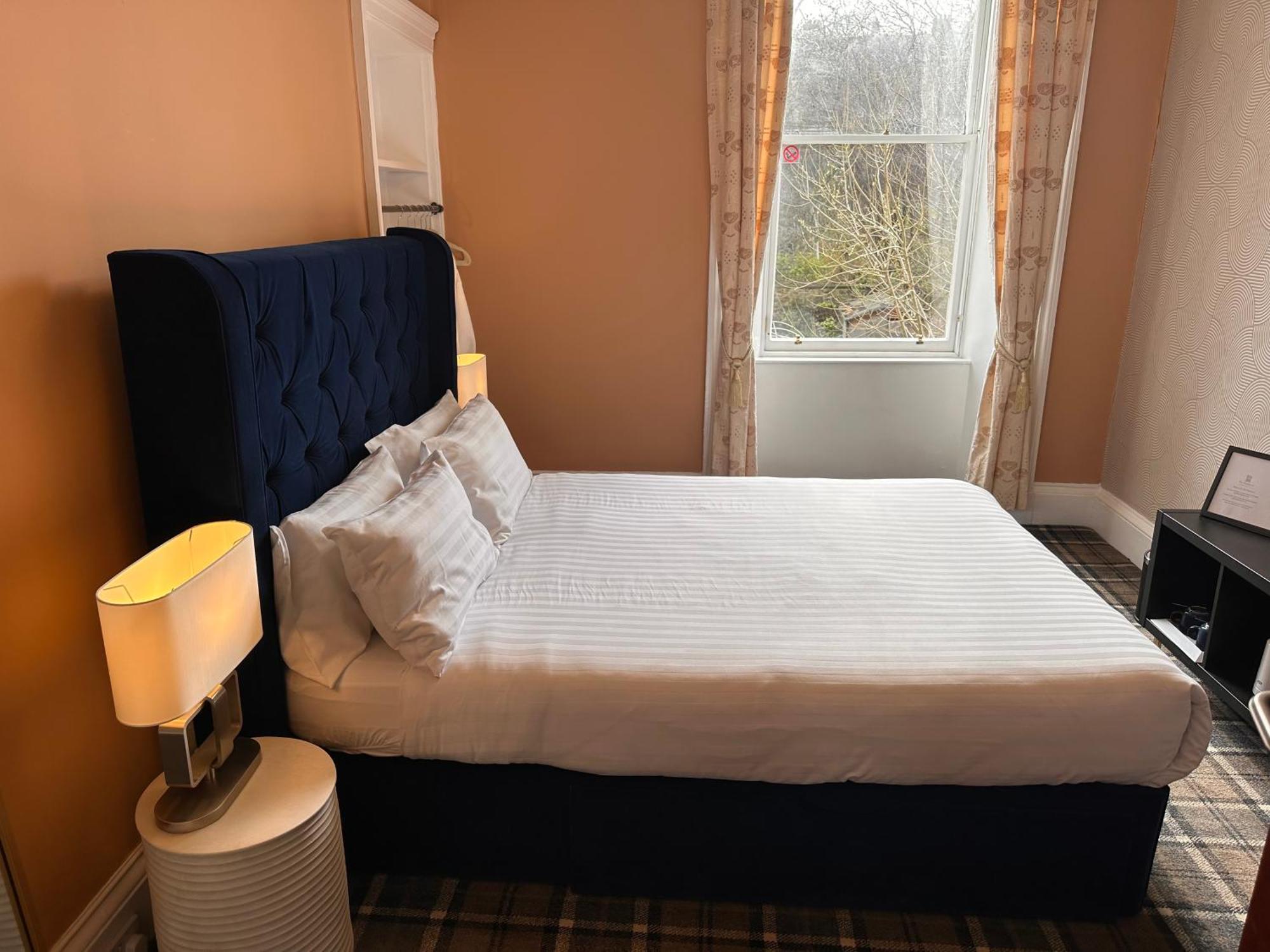 Superior King Size Separate Bathroom