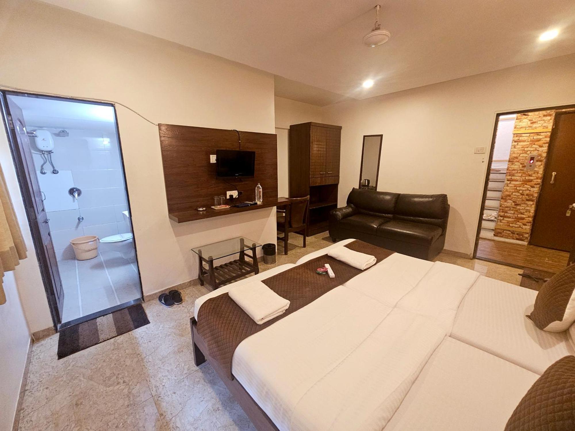 Deluxe Double Room,1658868740:JPEG