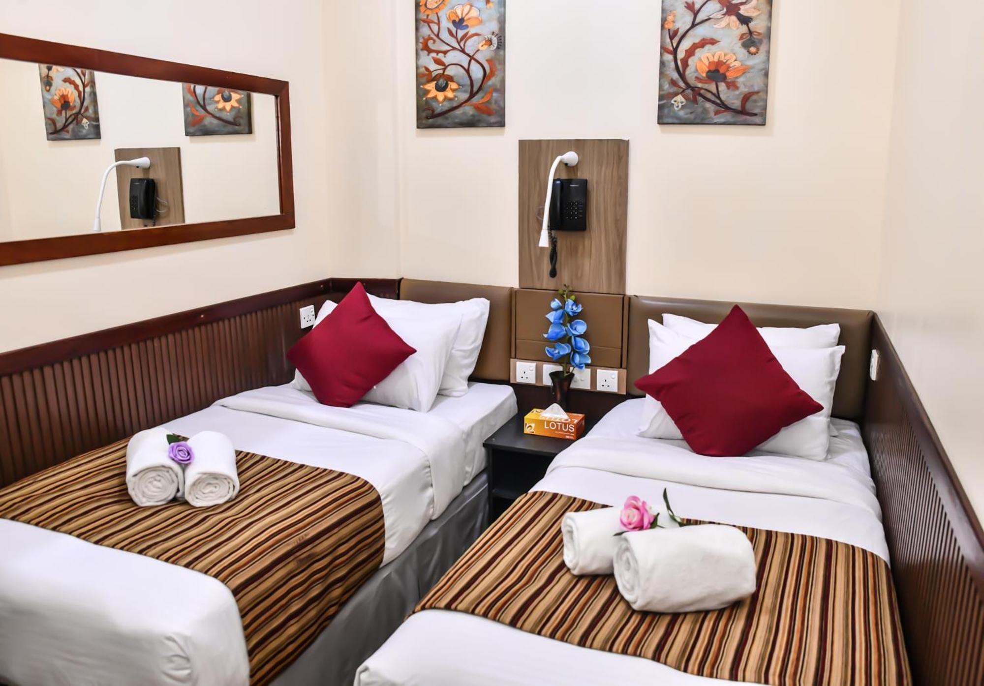 Standard Twin Room Return Airport Transfer of Food & Beverage