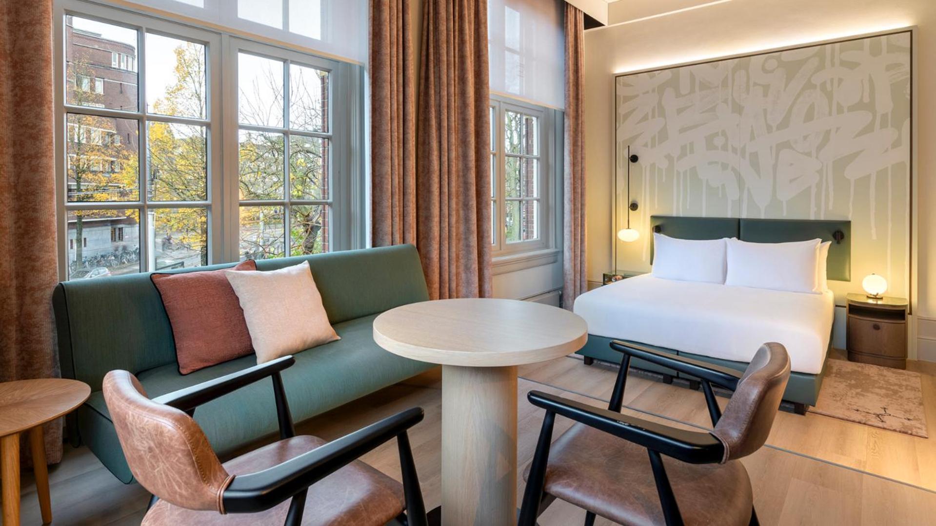 Junior King Suite