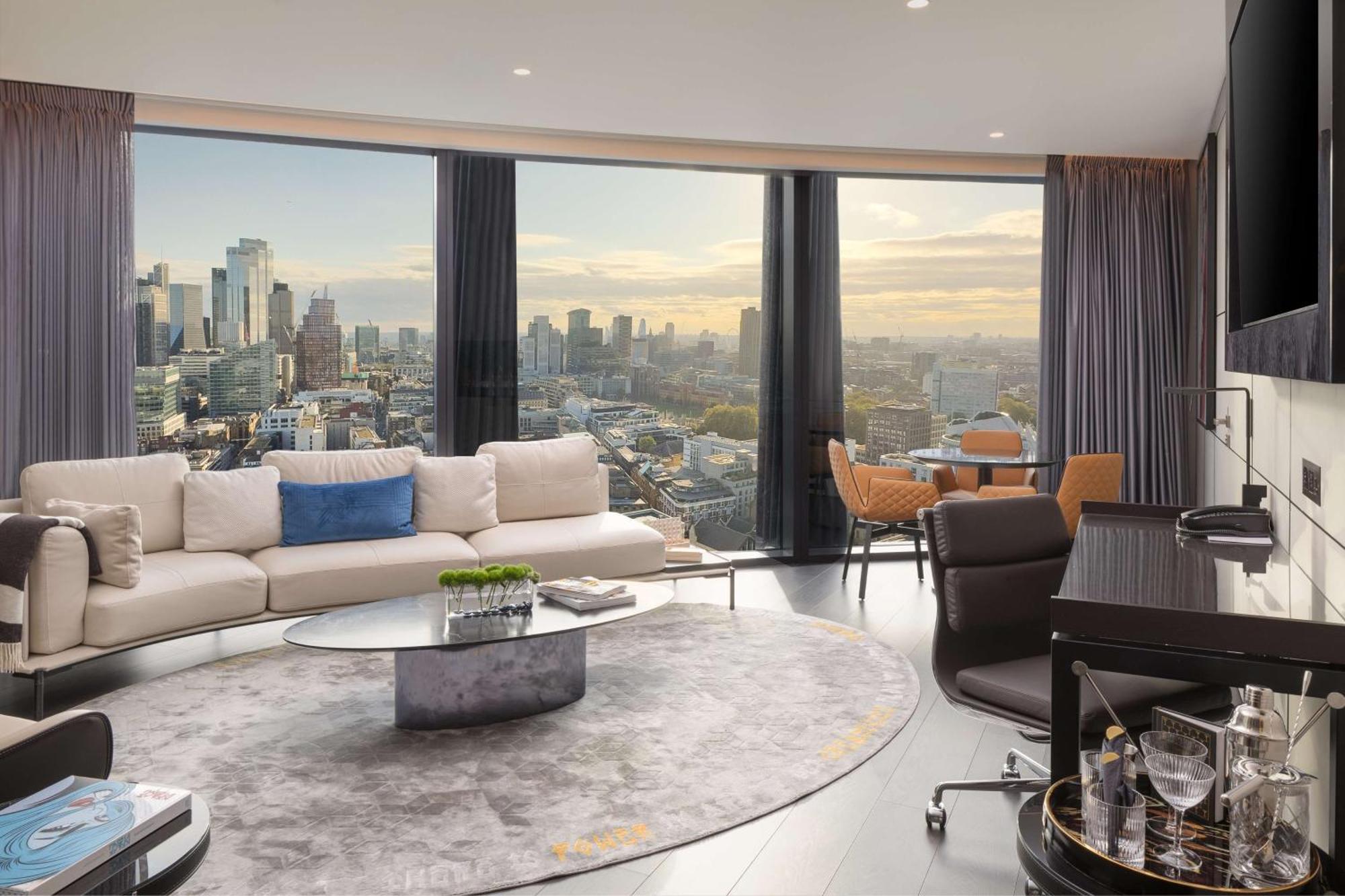 Suite 1 Bedroom Skyline View King