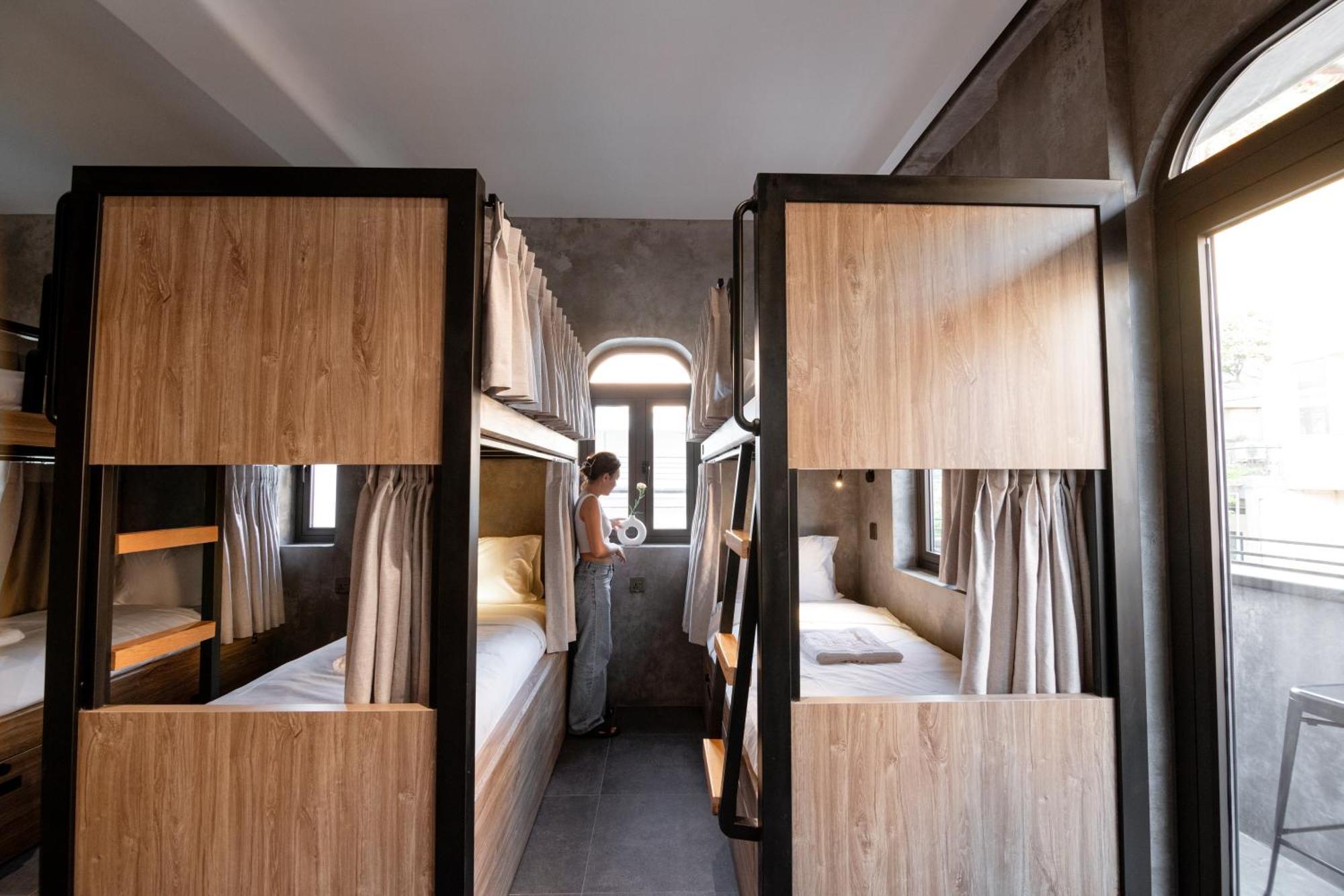 Single Bed Mixed Dormitory Room