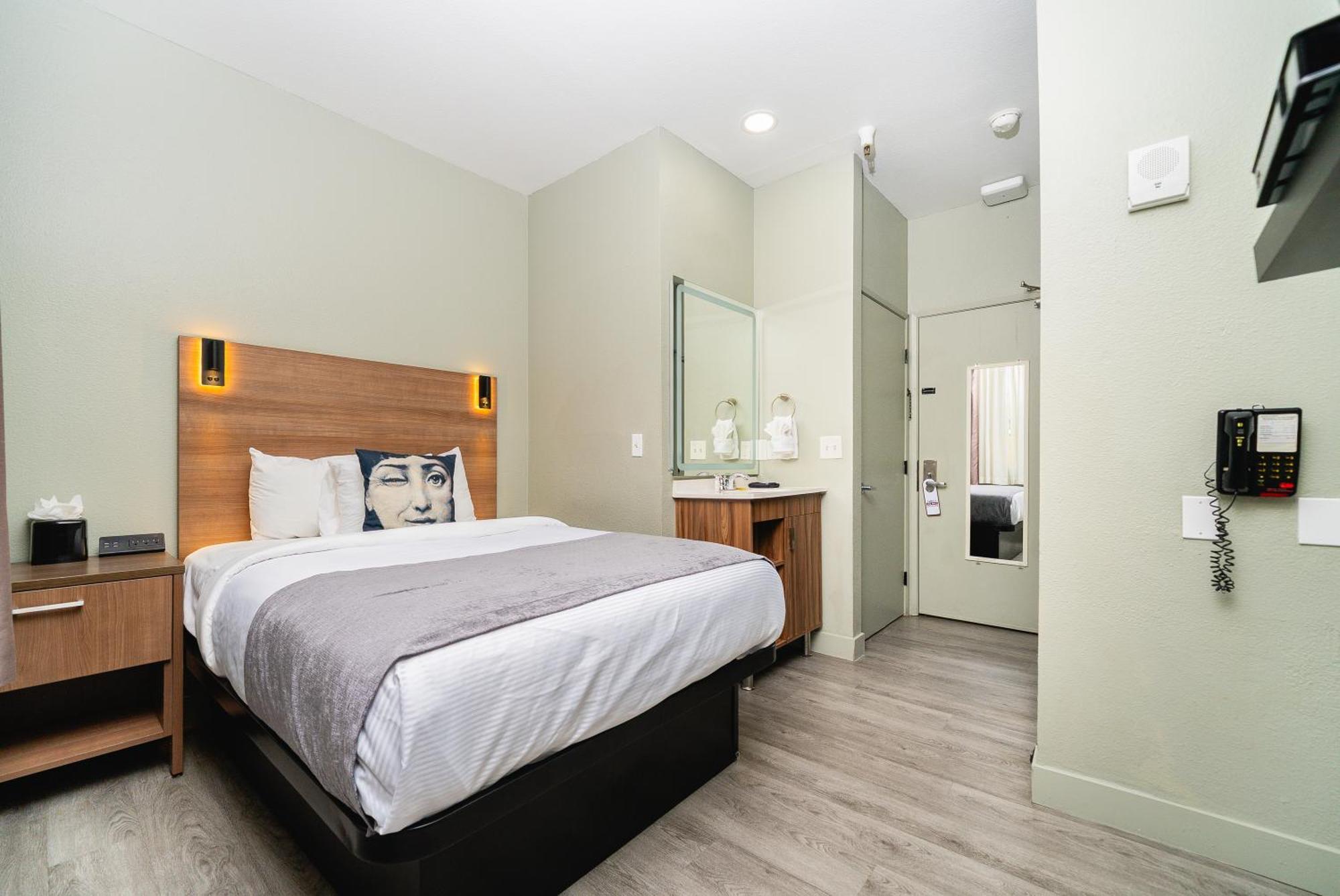 Standard Room, 1 full bed,1662411901:JPEG