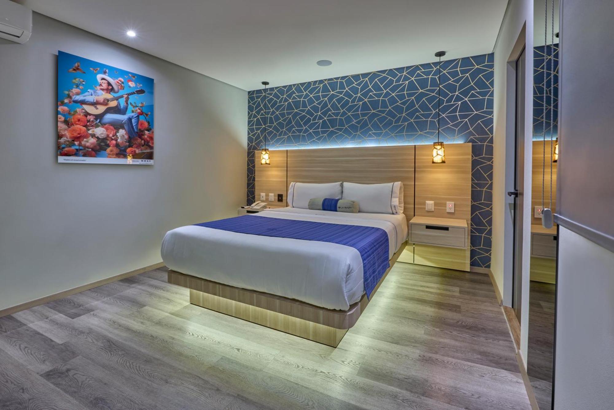 Deluxe Queen Room