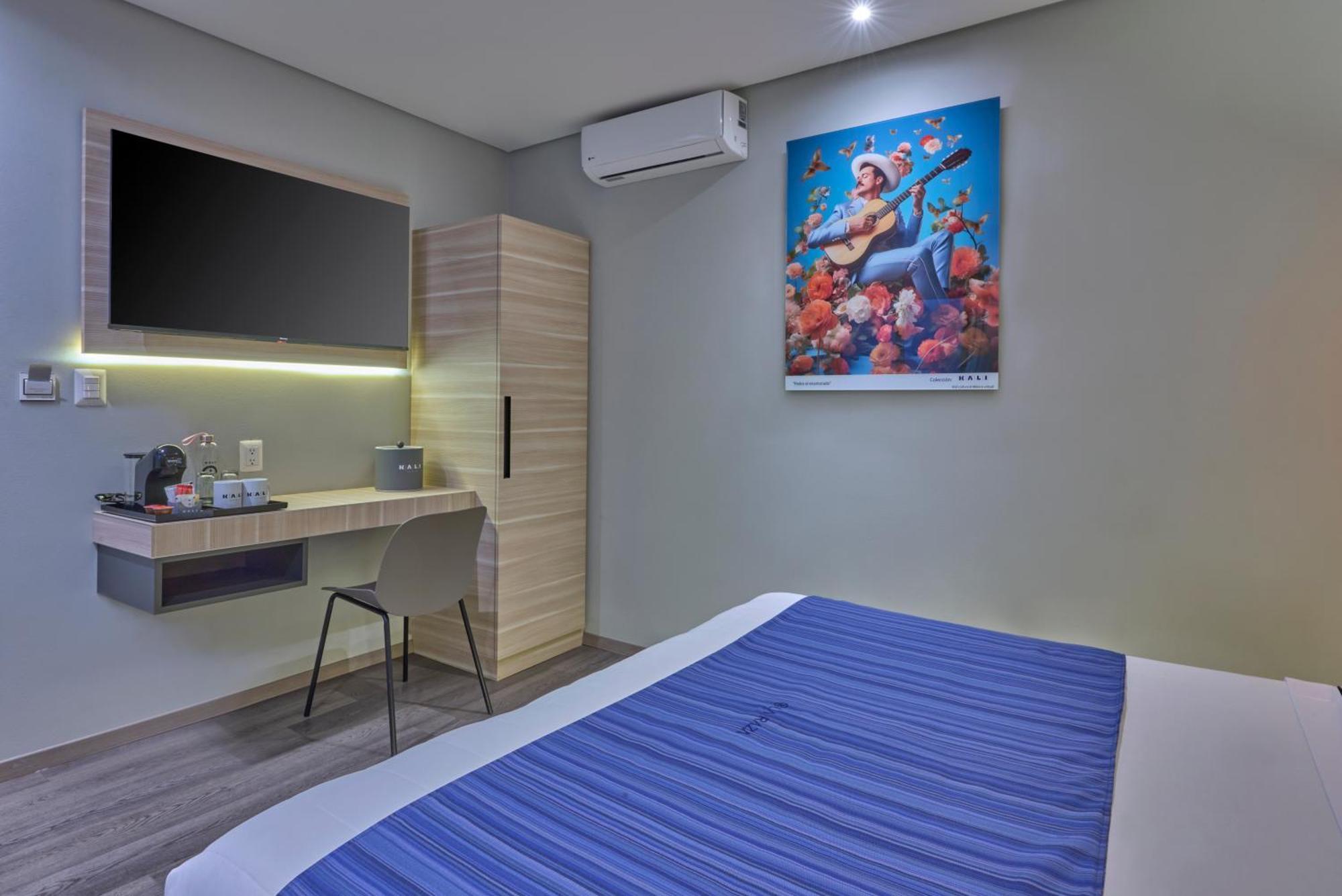 Deluxe Queen Room