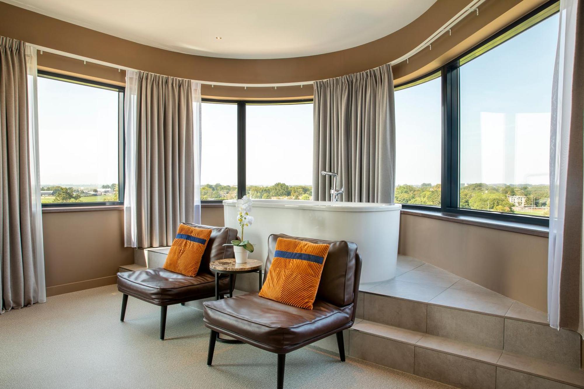 Superior King Suite