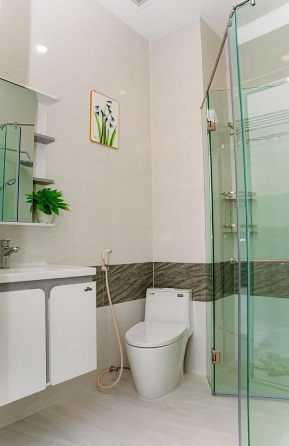 Family Room Private Bathroom