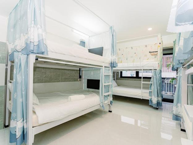 Bed 8-Bed Mixed Dormitory Room