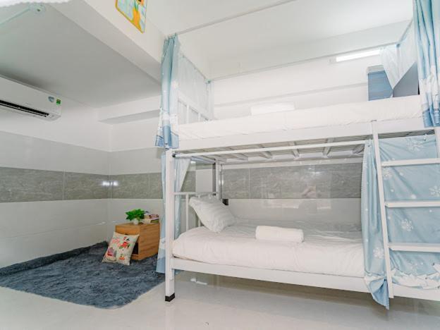 Bed 8-Bed Mixed Dormitory Room
