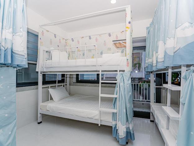 Bed 8-Bed Mixed Dormitory Room