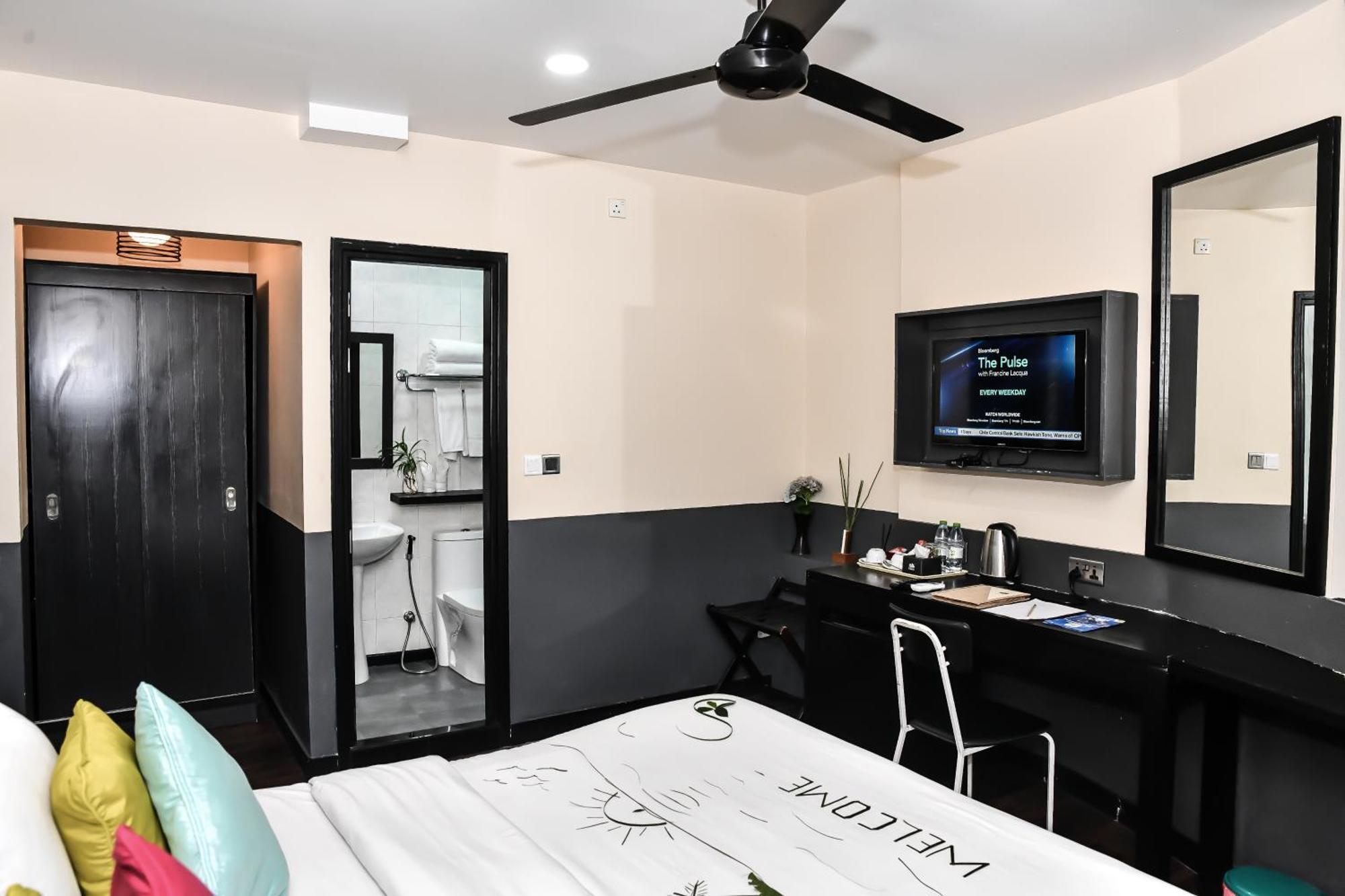 Deluxe Double or Twin Room Return Airport Transfer on Food & Beverage