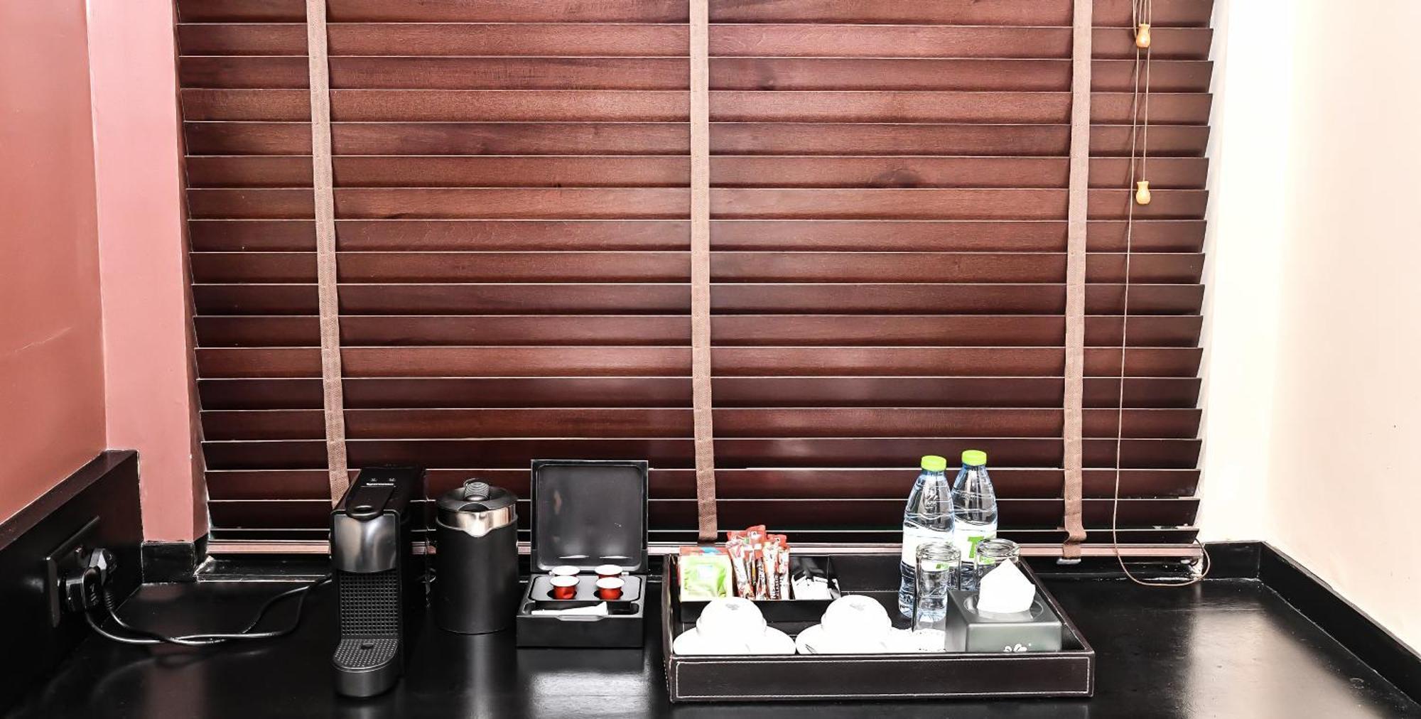 Deluxe Room Return Airport Transfer on Food & Beverage