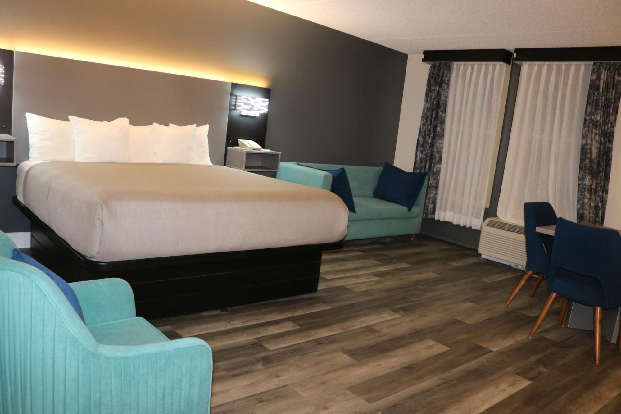 King Suite Non Smoking or Pet Friendly