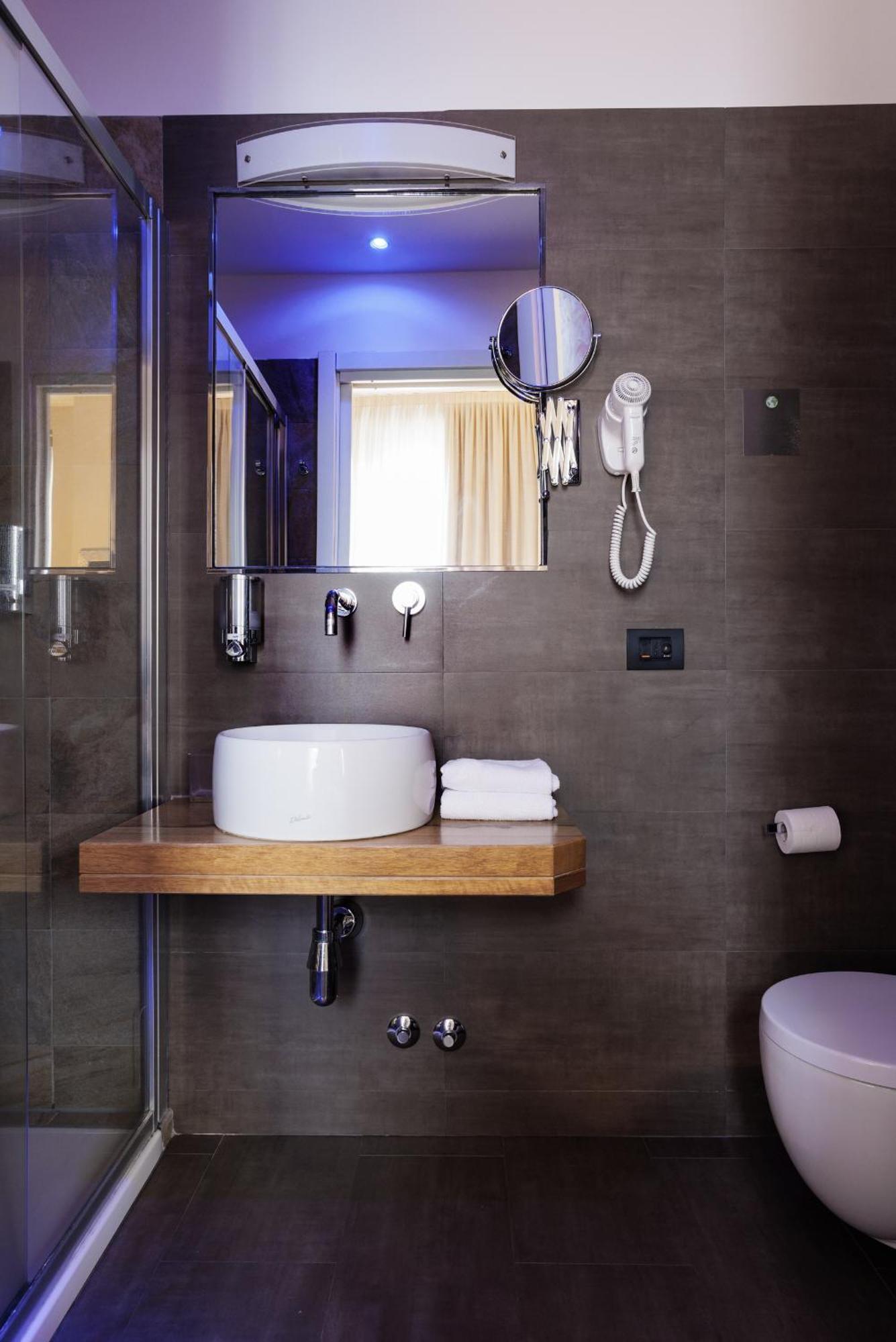 Single Room,1661653549:JPEG