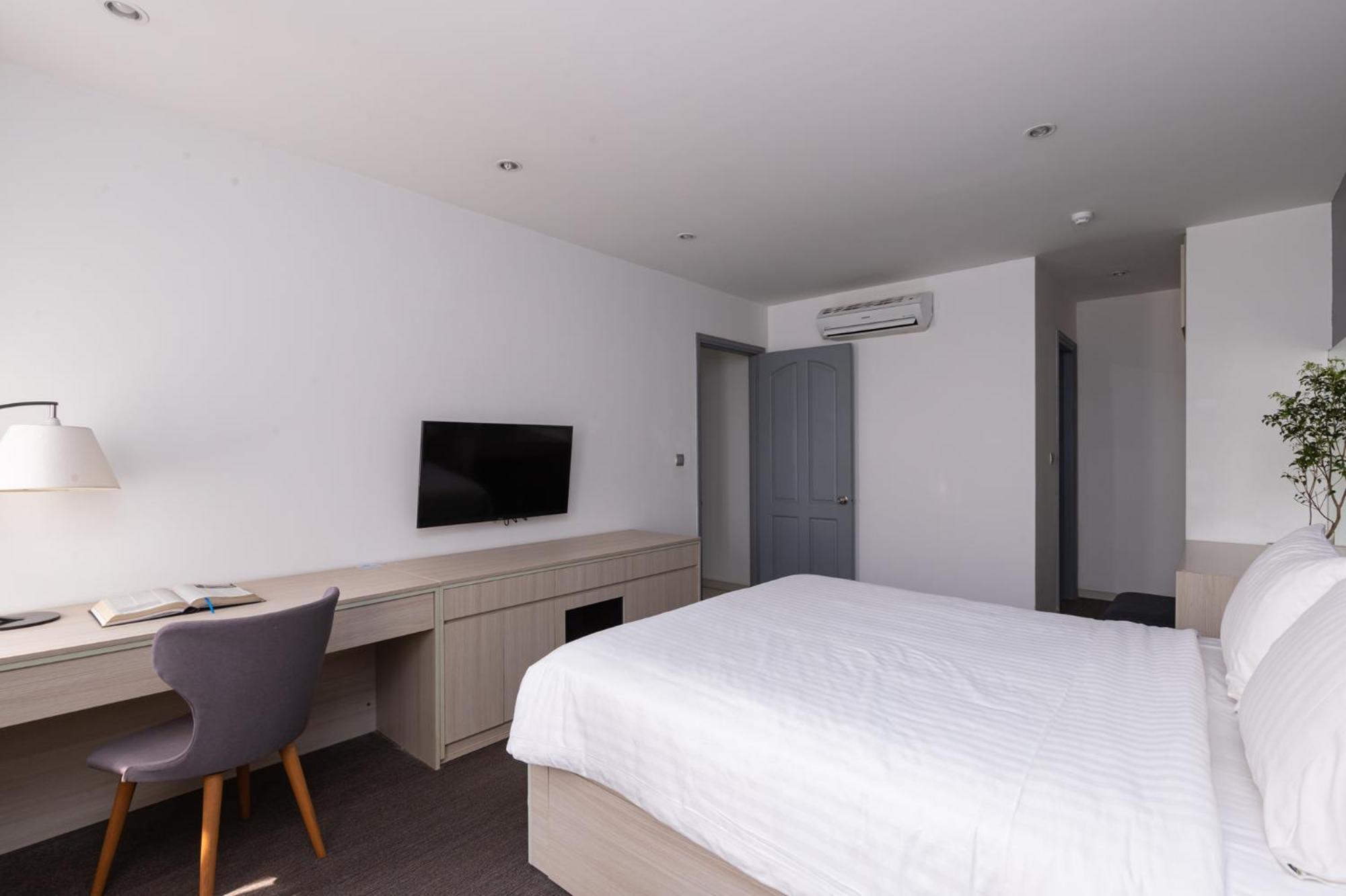 Two-Bedroom Apartment City View