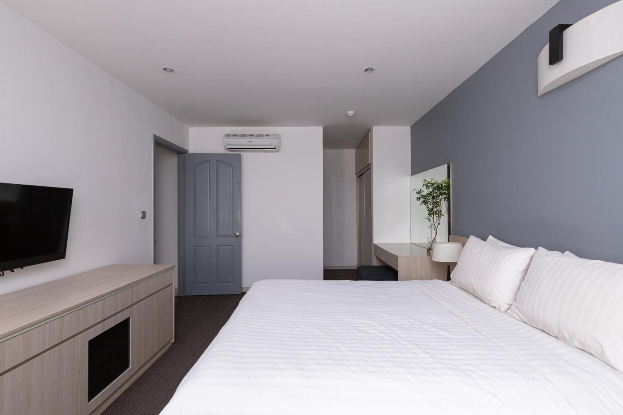 Two-Bedroom Apartment City View