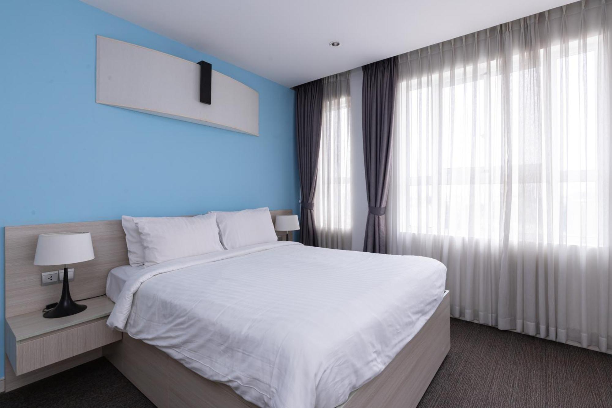 Two-Bedroom Apartment City View