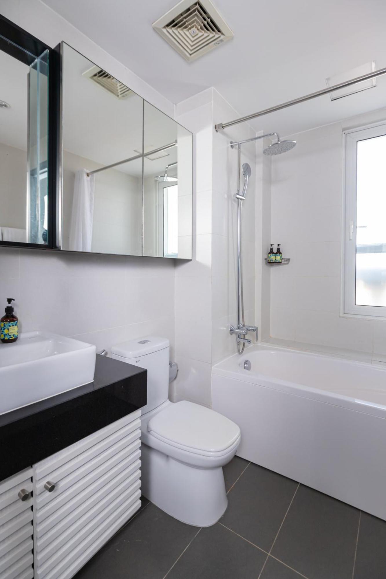 One-Bedroom Apartment City View