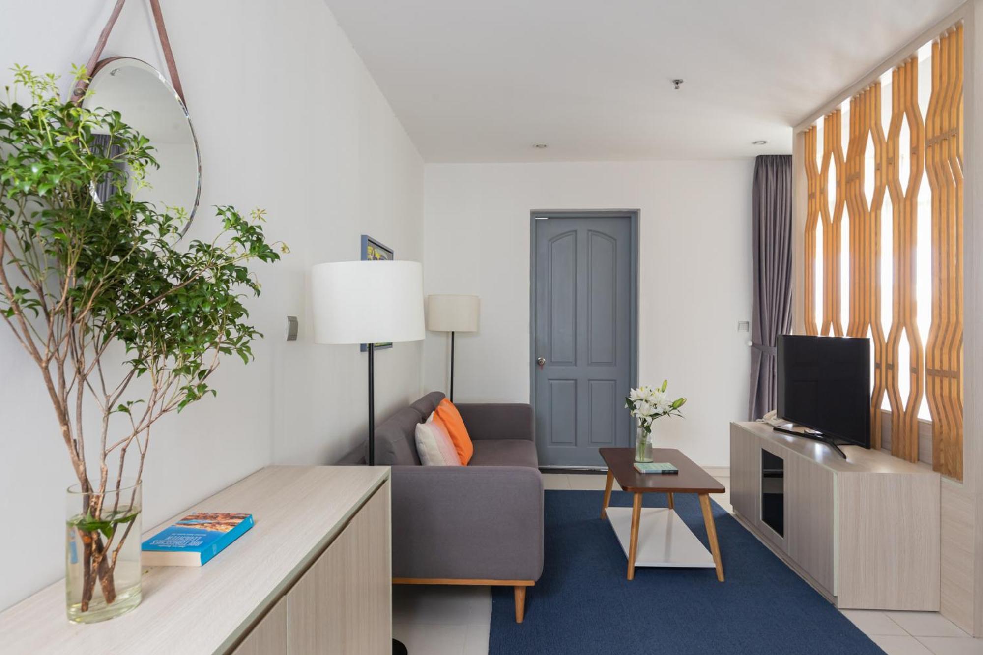 One-Bedroom Apartment City View
