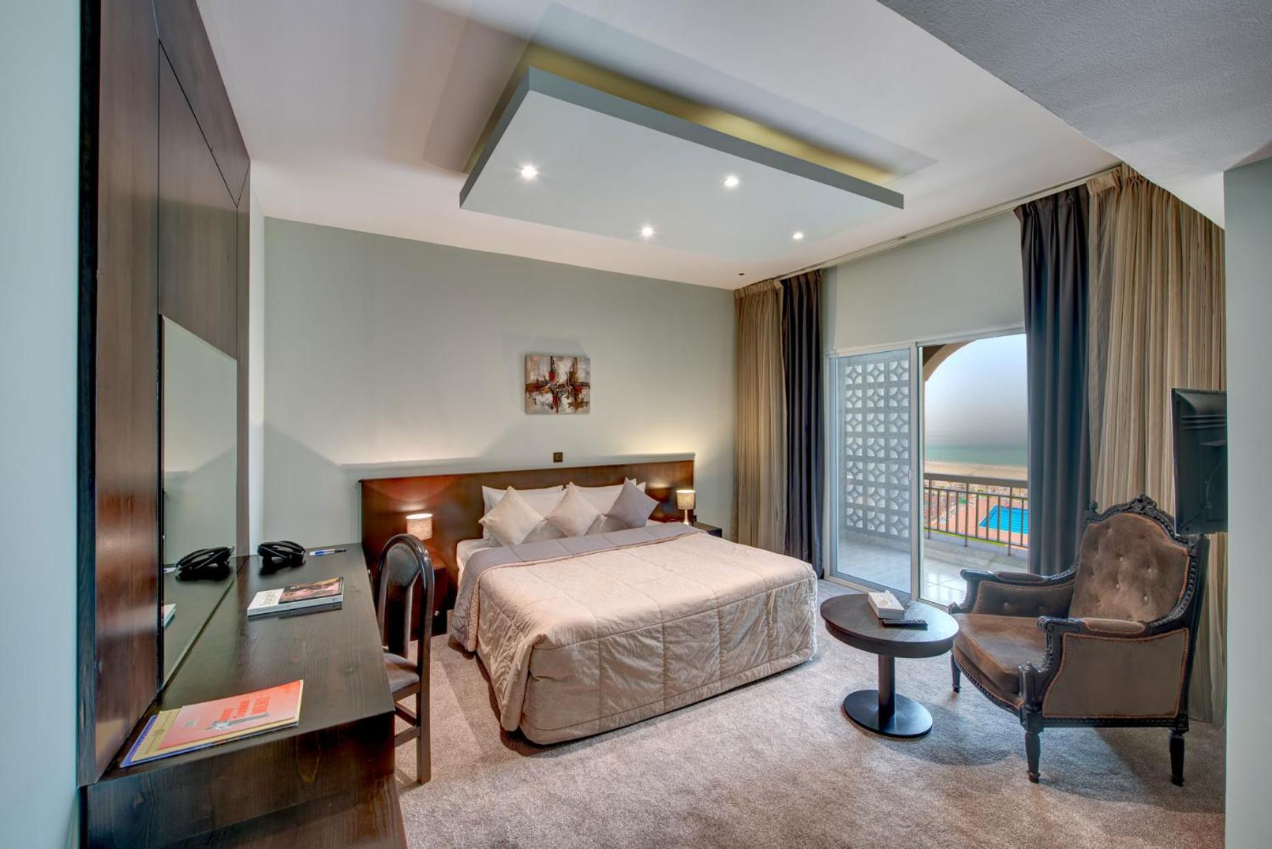Executive Suite Sea View Inside Main Building