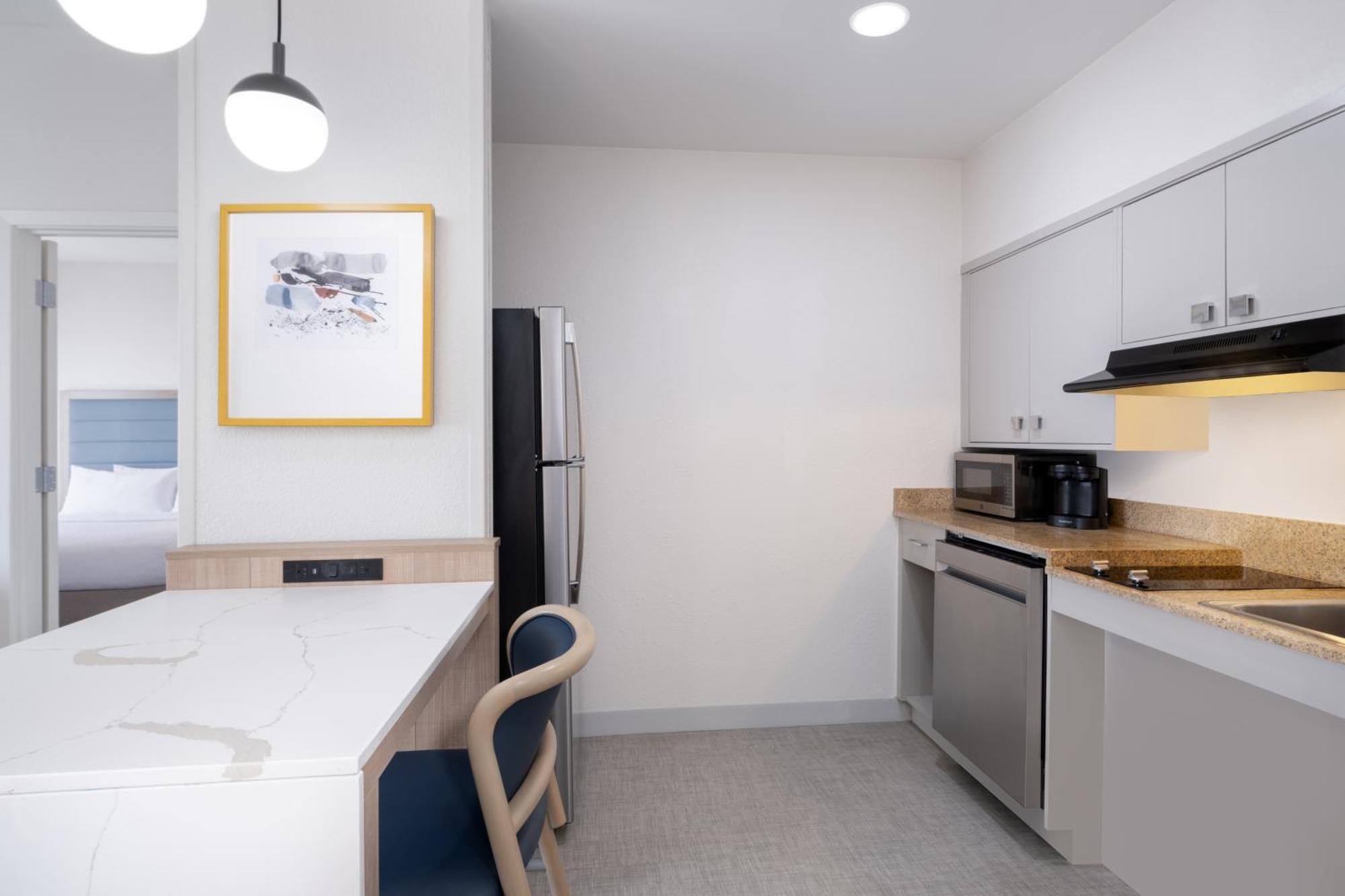 King Suite Accessible Tub Mobility Hearing Access or Non-Smoking
