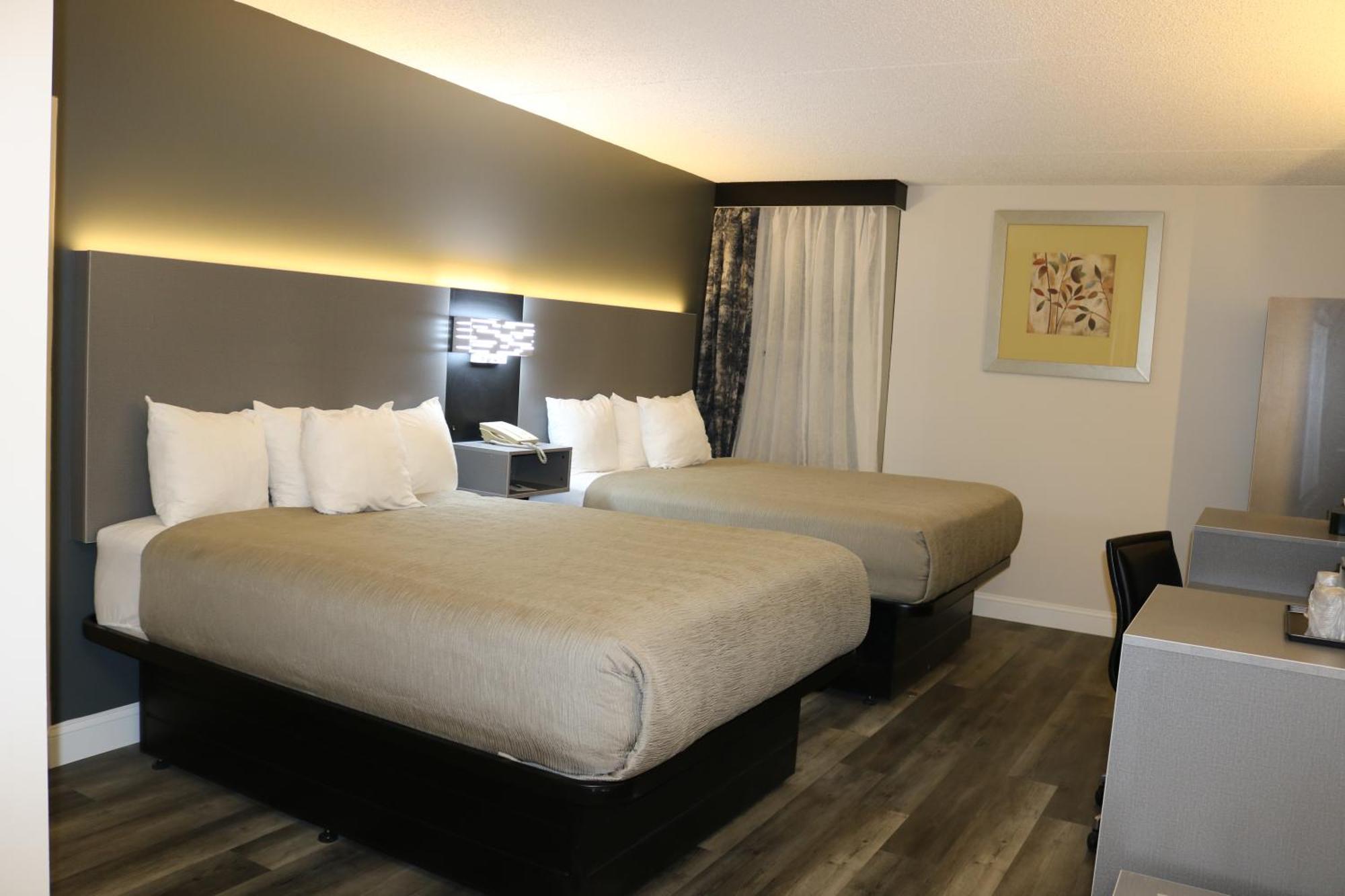Quadruple Room Two Queen Beds Non Smoking