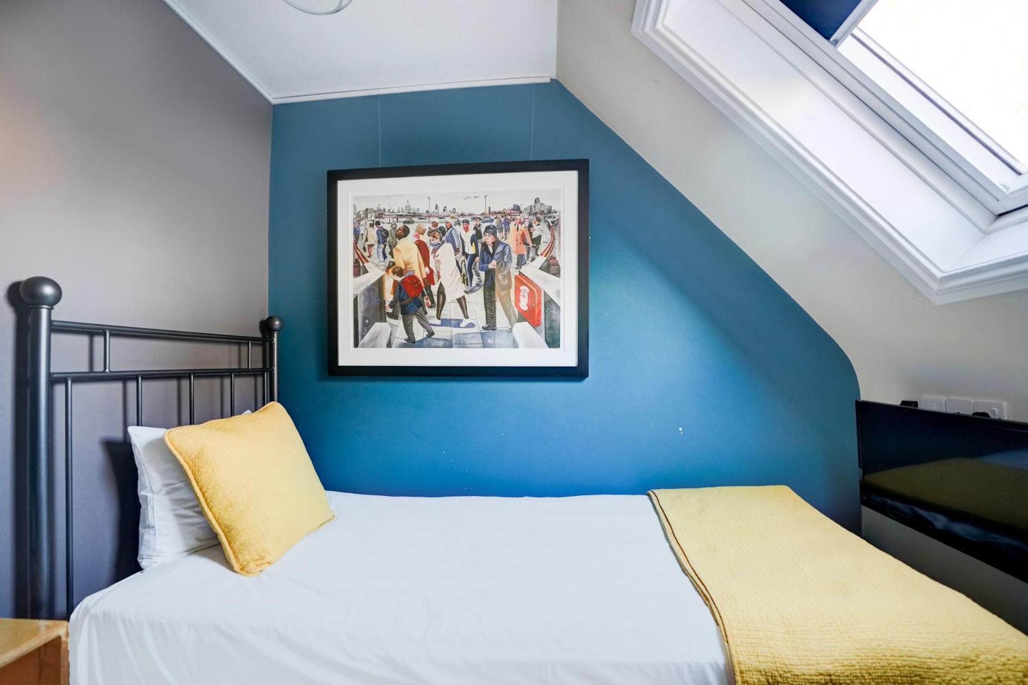 Standard Single Room Shared