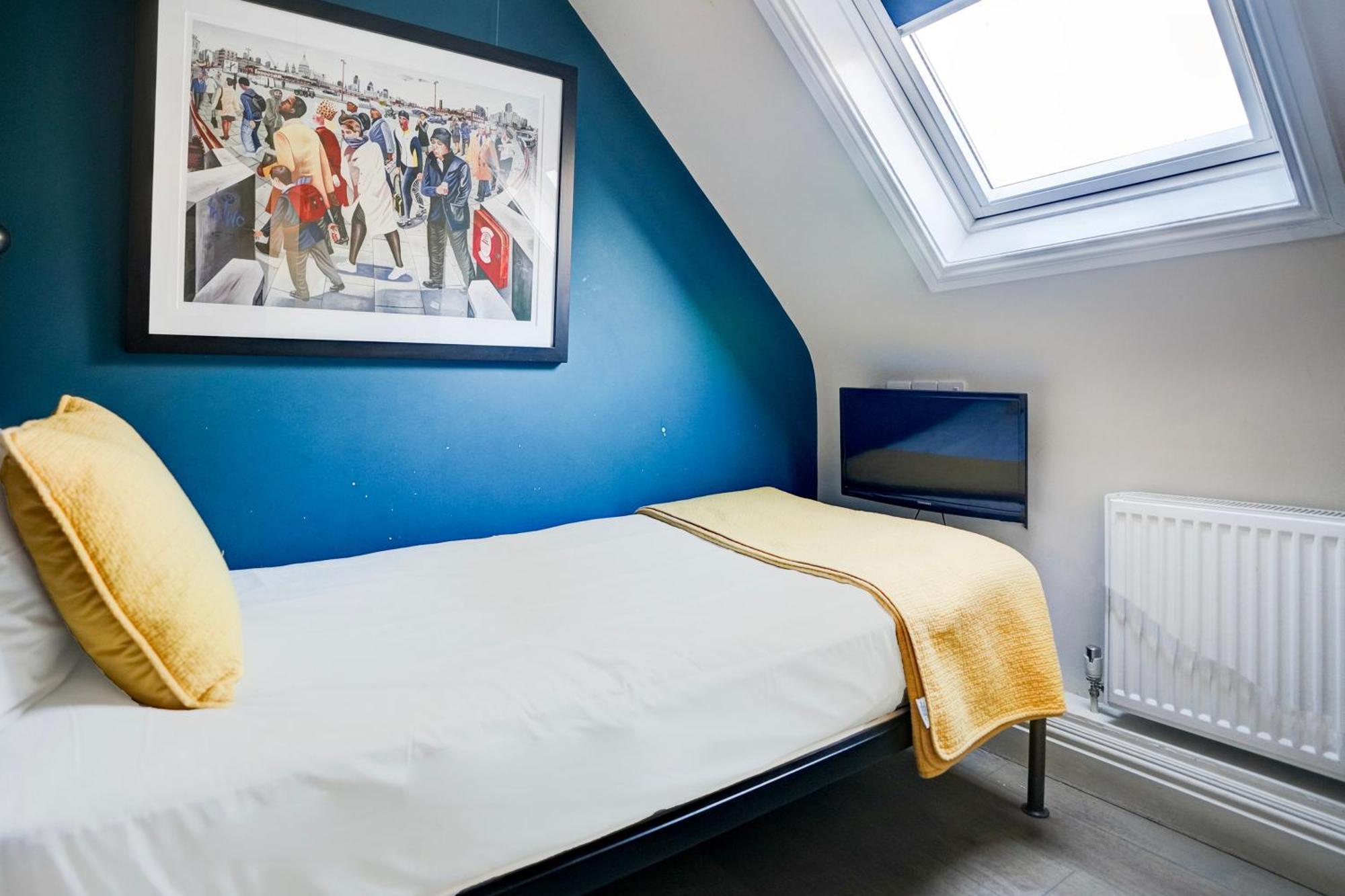 Standard Single Room Shared