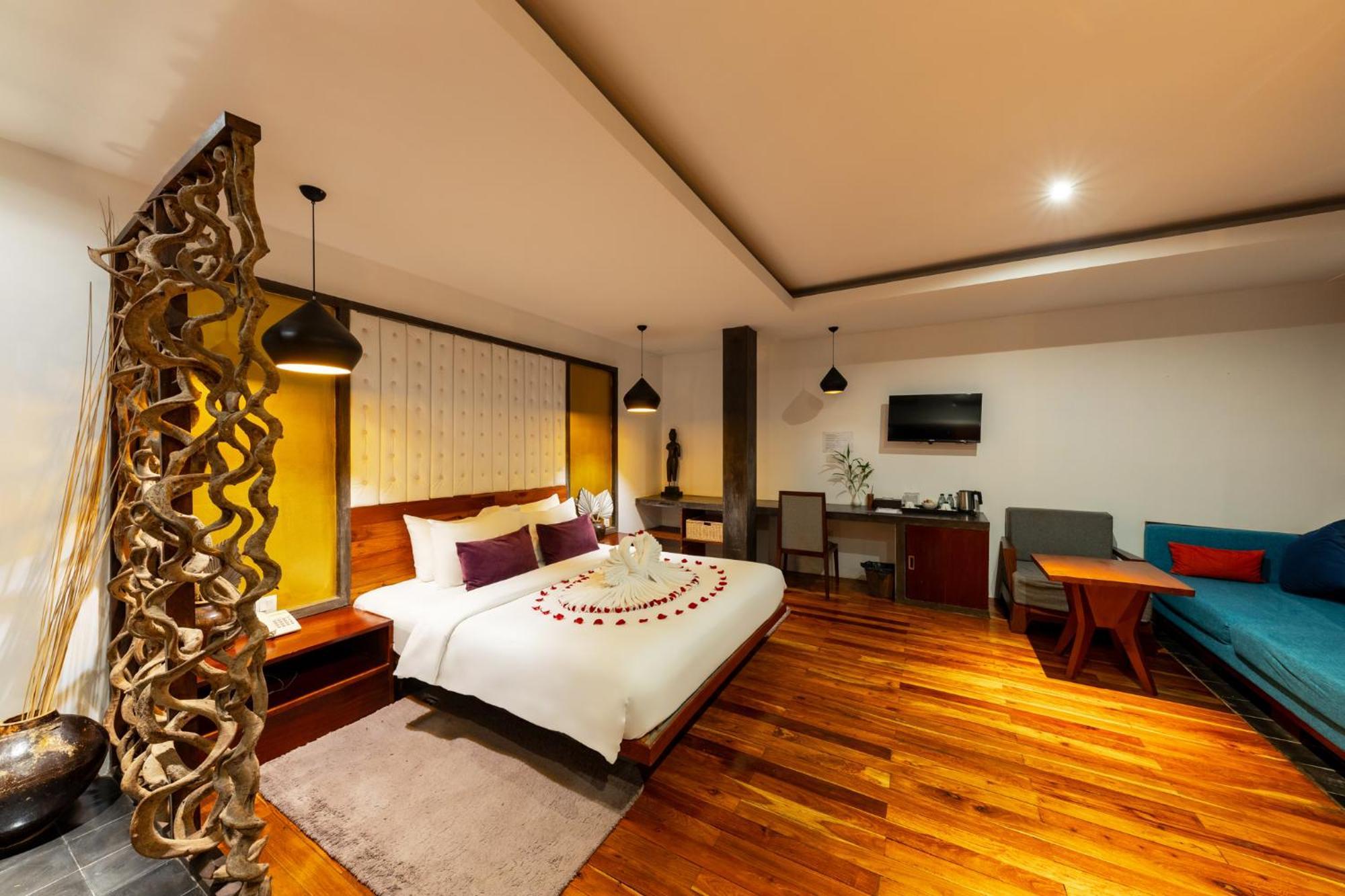 Honeymoon Suite