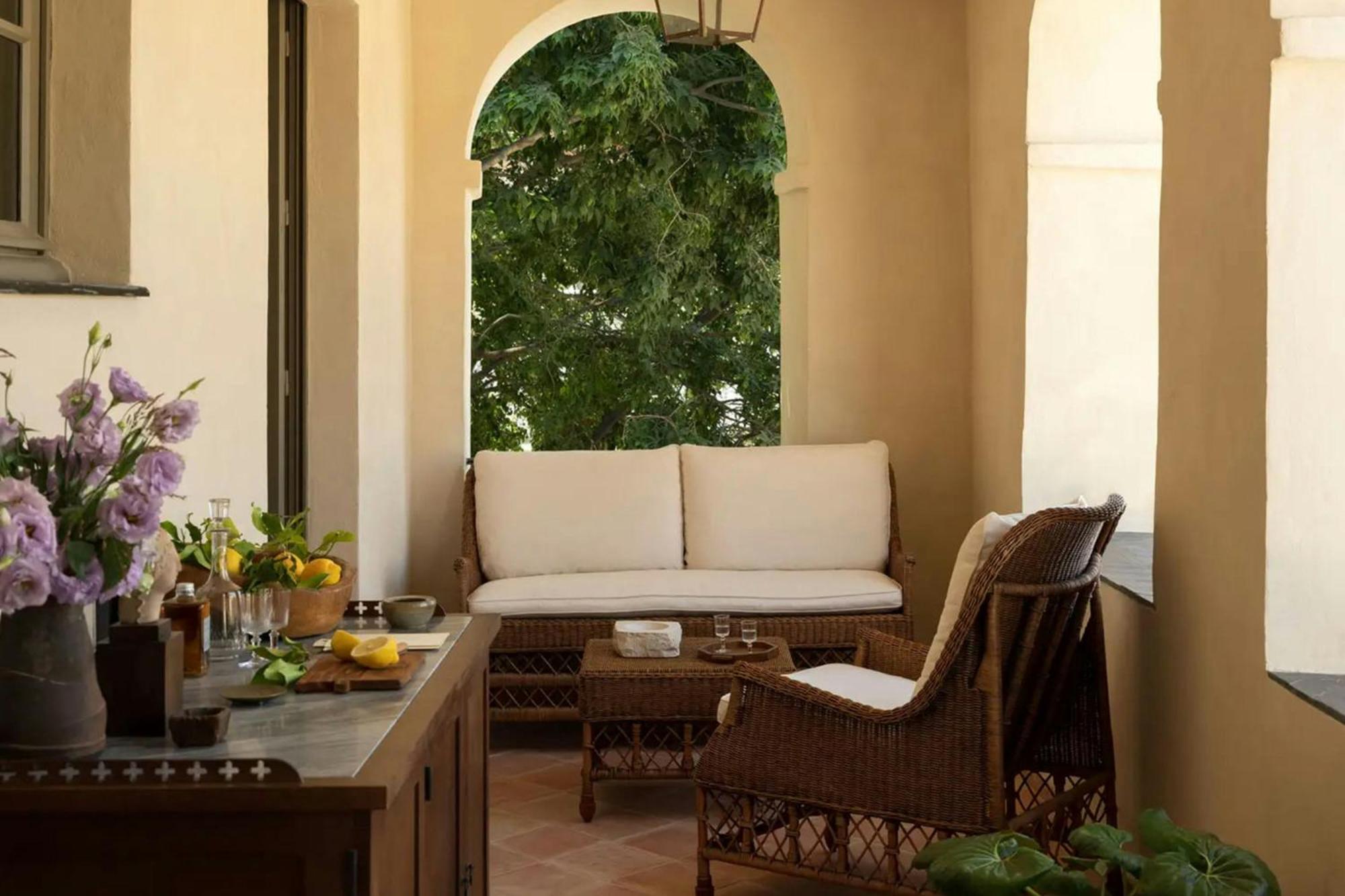 Terrasse du Cloitre King Suite Balcony