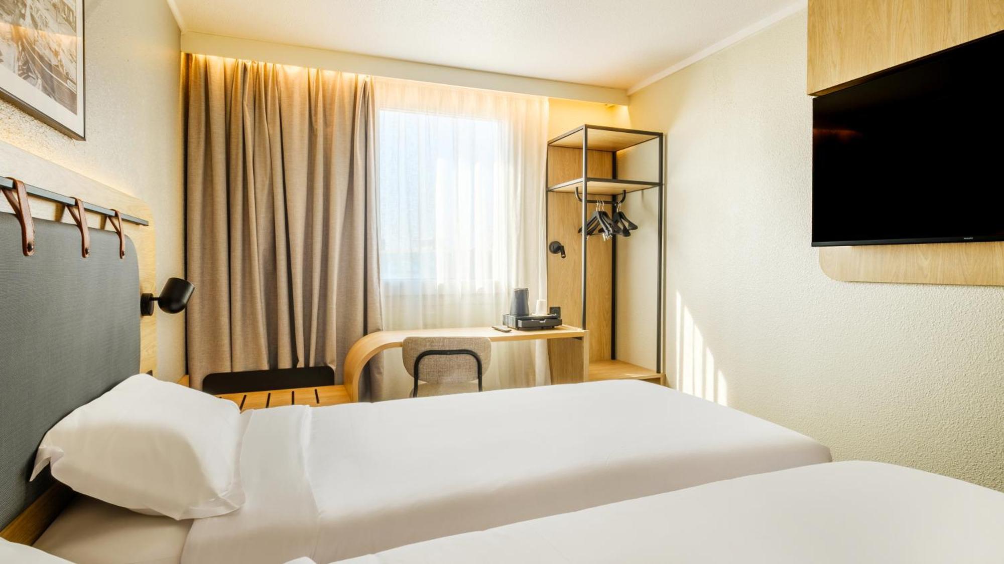Standard Room 2 Single Beds