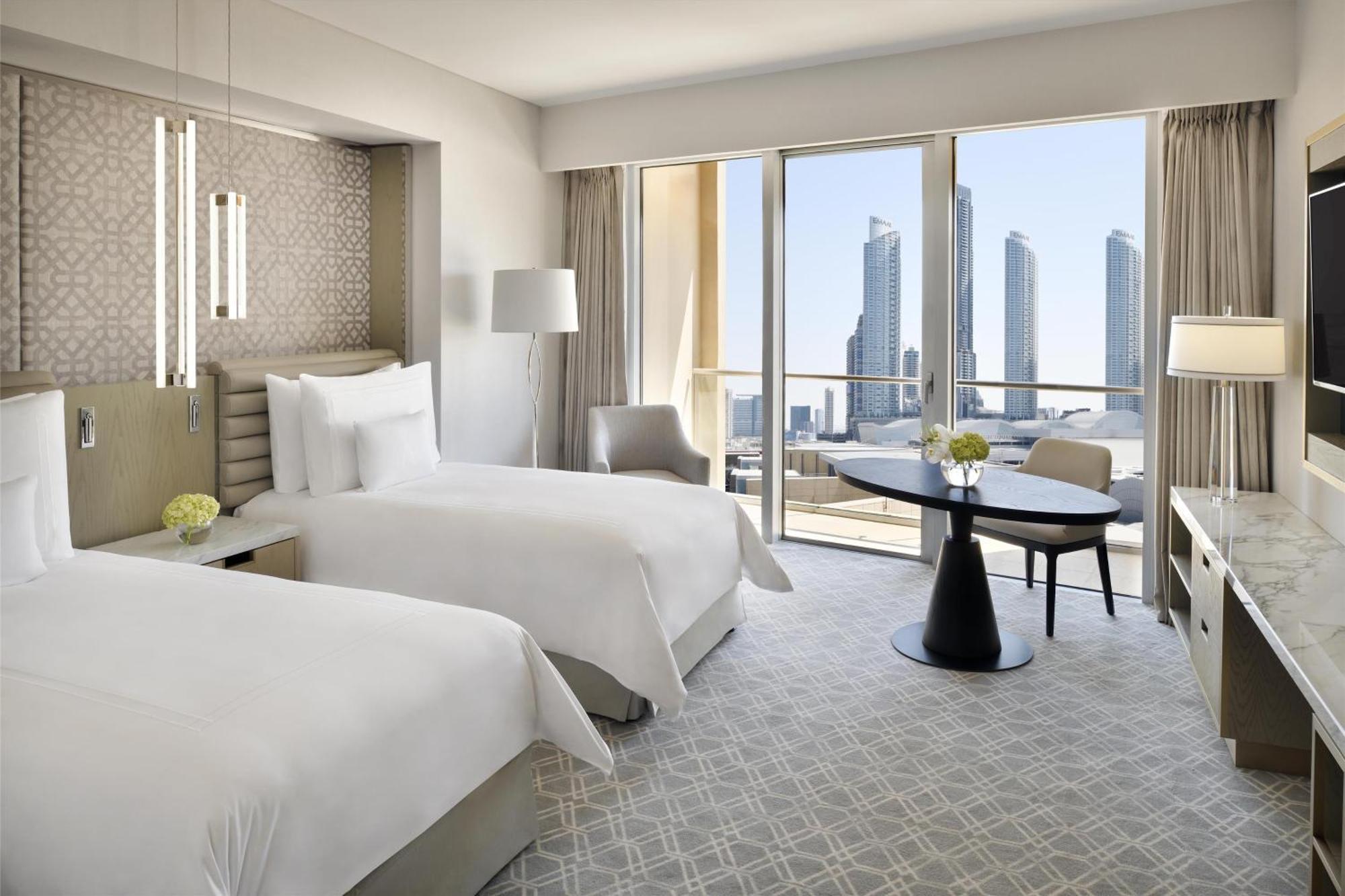 Club Deluxe Room Twin