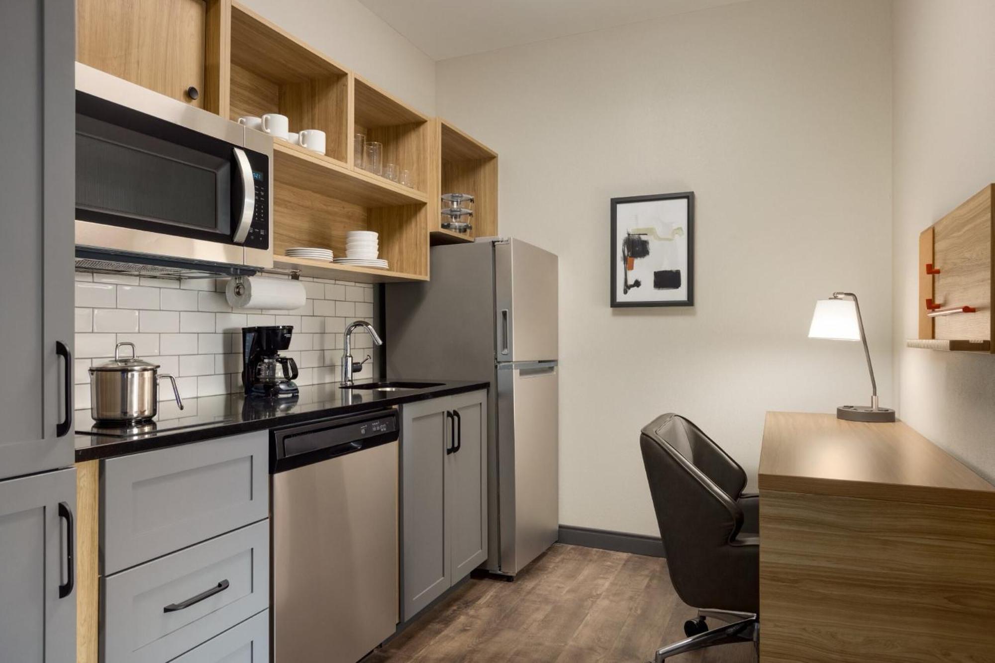 One-Bedroom King Suite