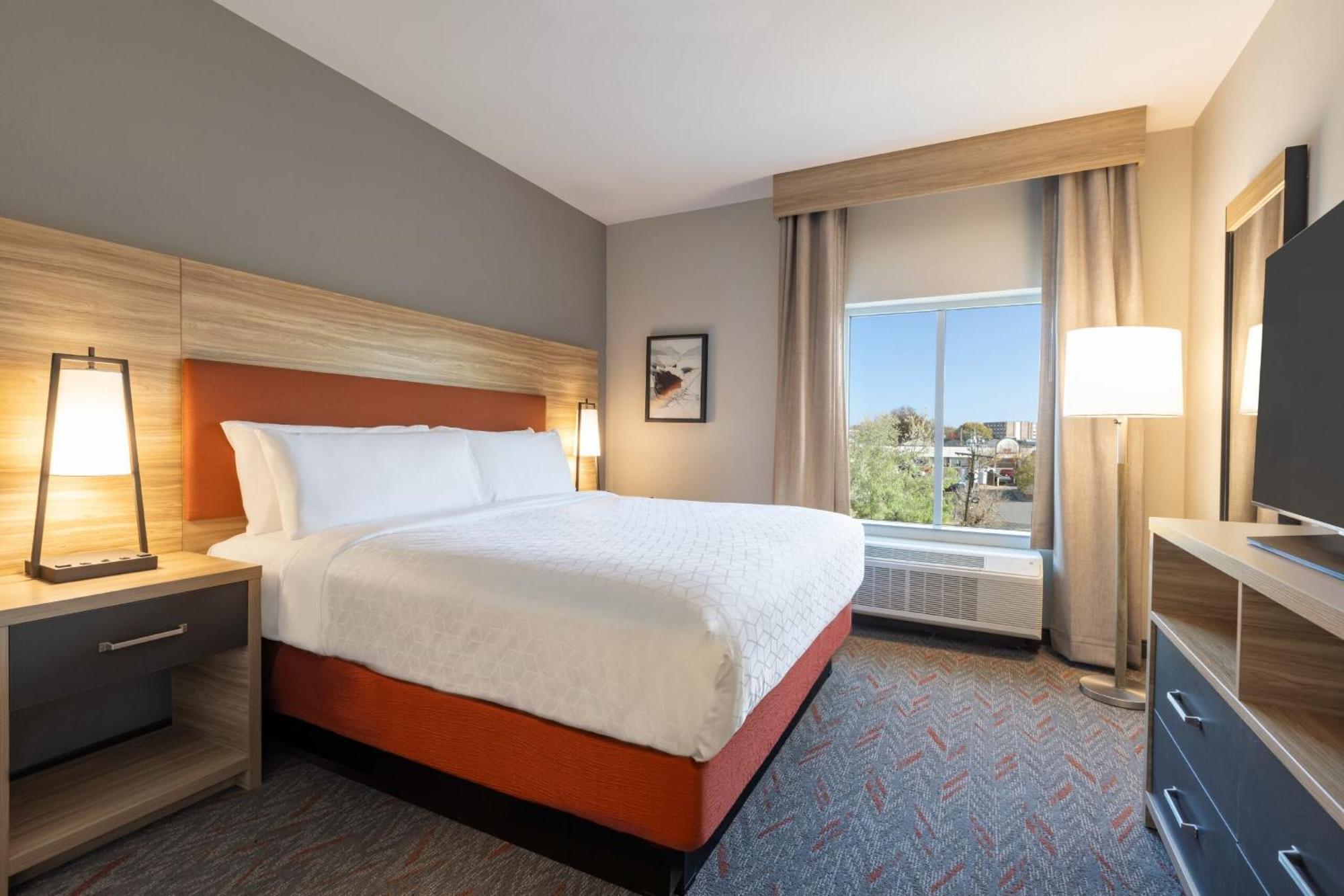 Two-Bedroom King Suite